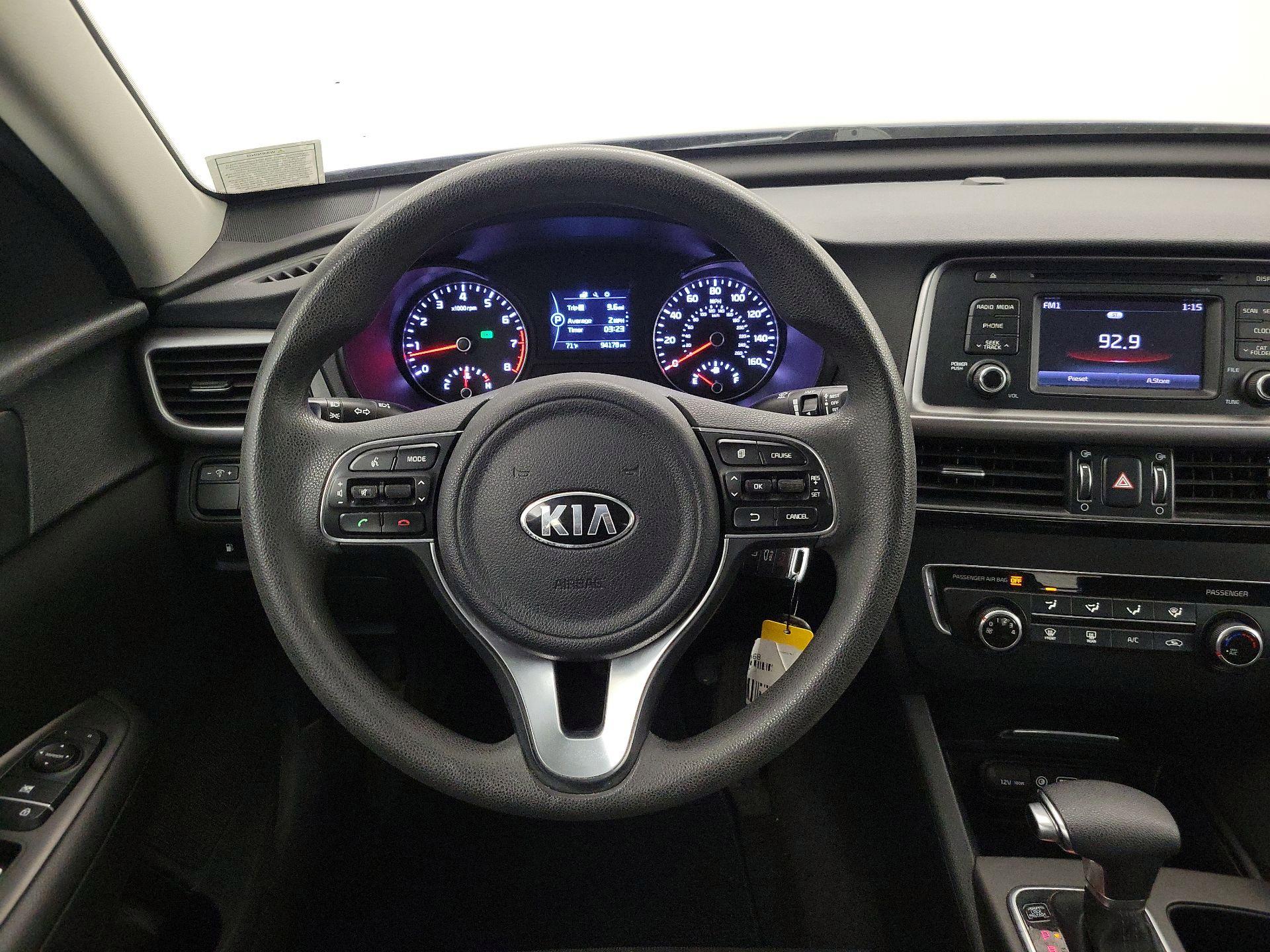 Thumbnail: 2017 Kia Optima - 10