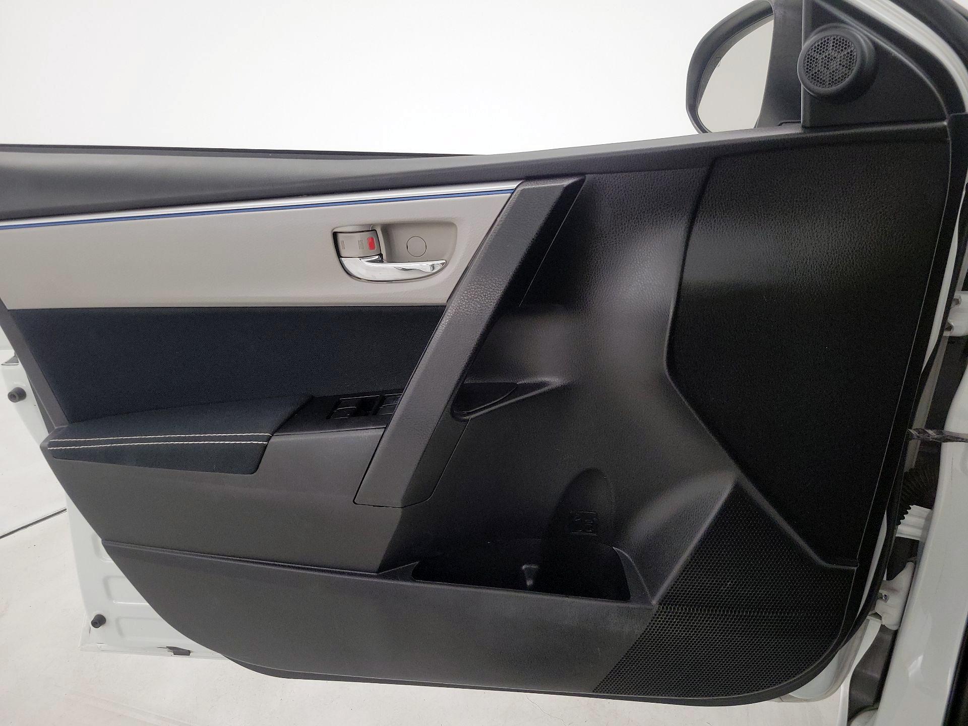 Thumbnail: 2016 Toyota Corolla - 12