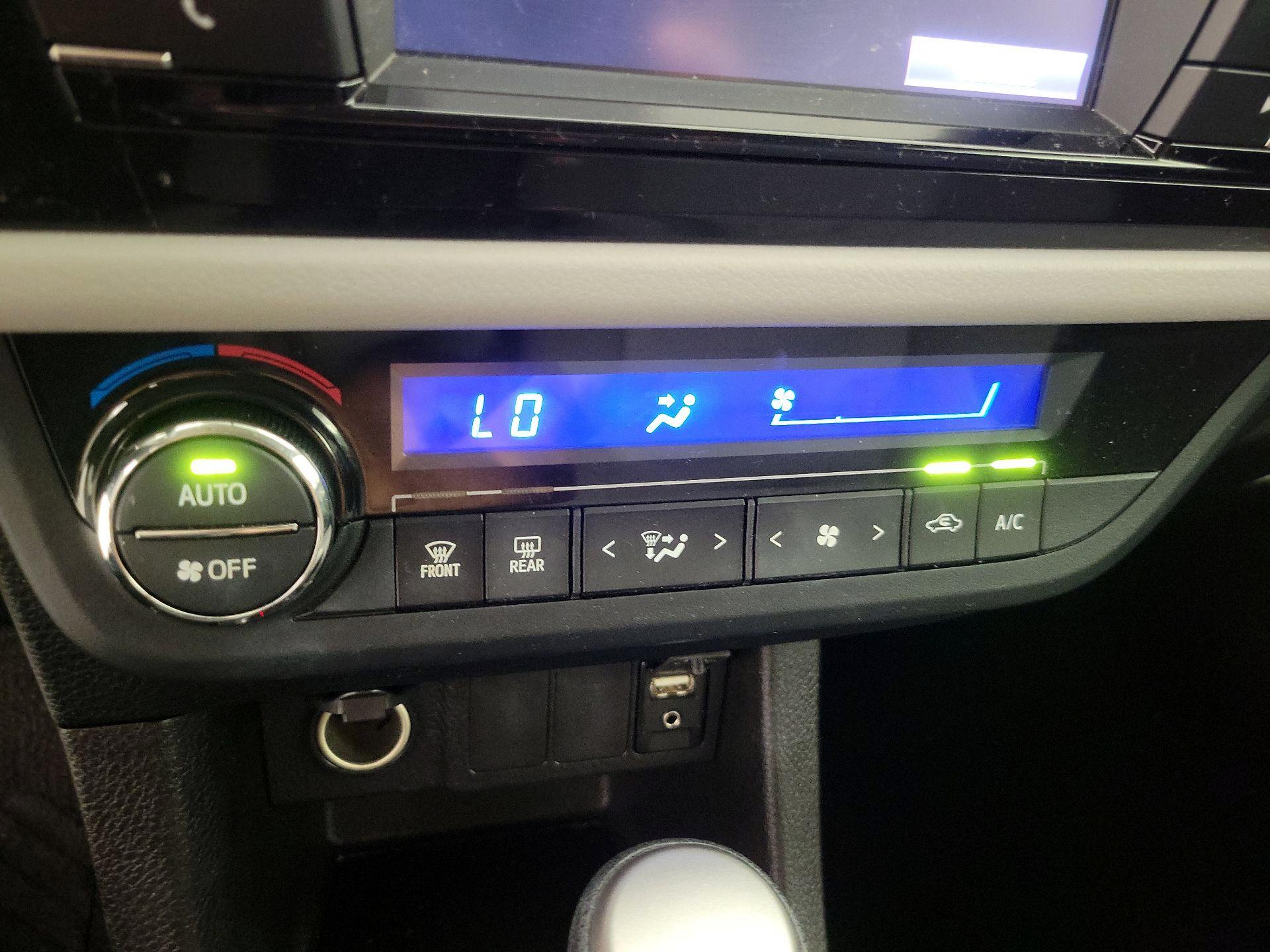 Thumbnail: 2016 Toyota Corolla - 16