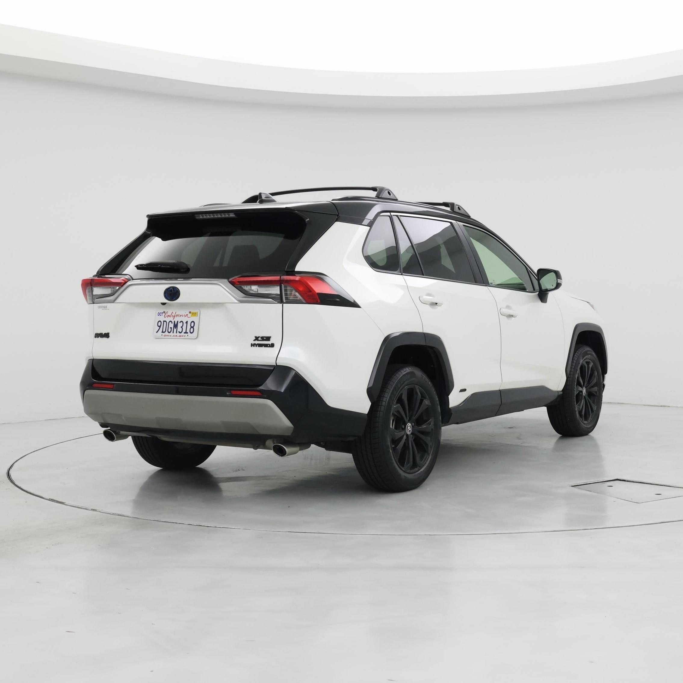 Thumbnail: 2022 Toyota RAV4 - 8