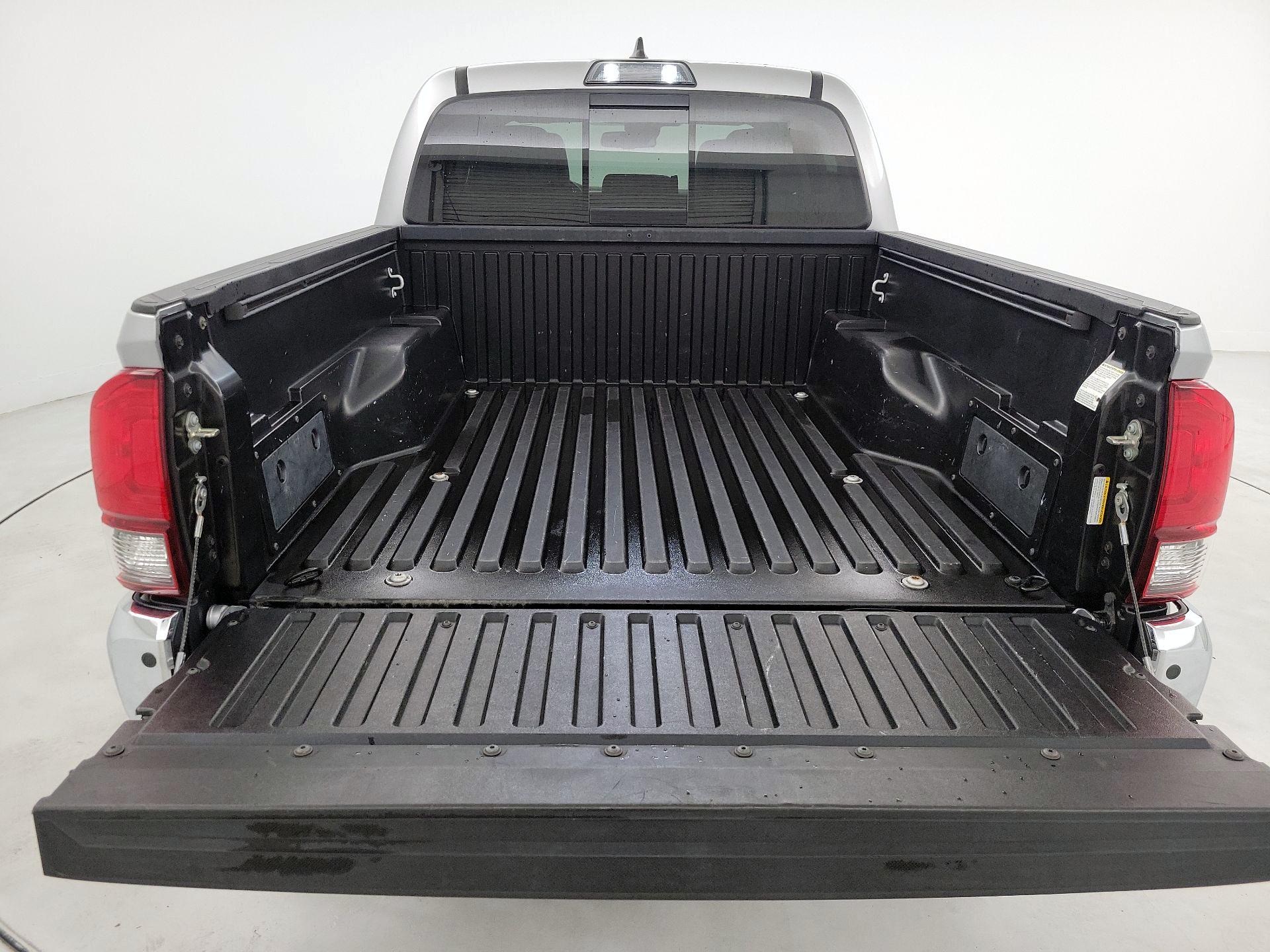 Thumbnail: 2018 Toyota Tacoma - 20