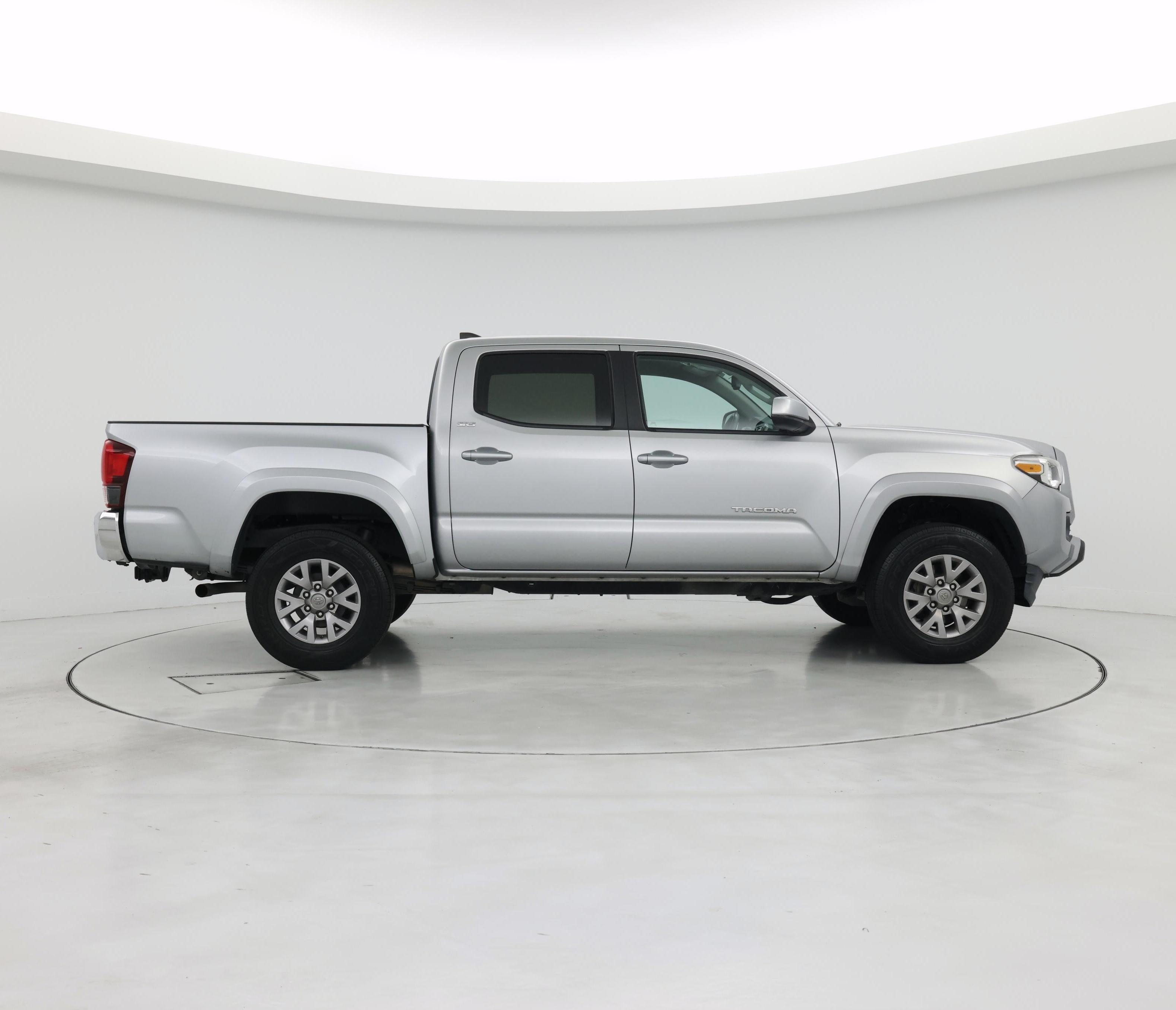 Thumbnail: 2018 Toyota Tacoma - 7
