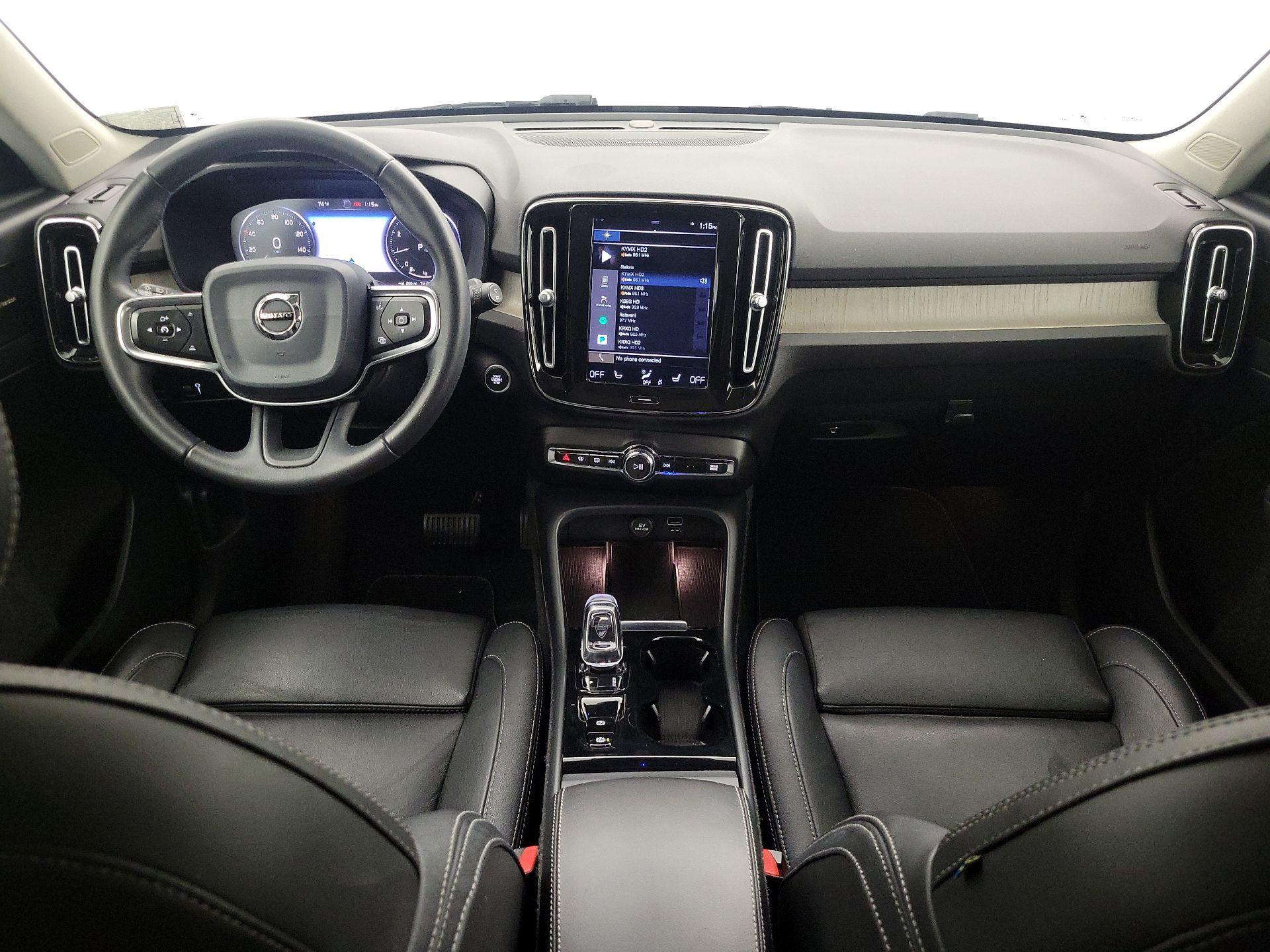 Thumbnail: 2020 Volvo XC40 - 9