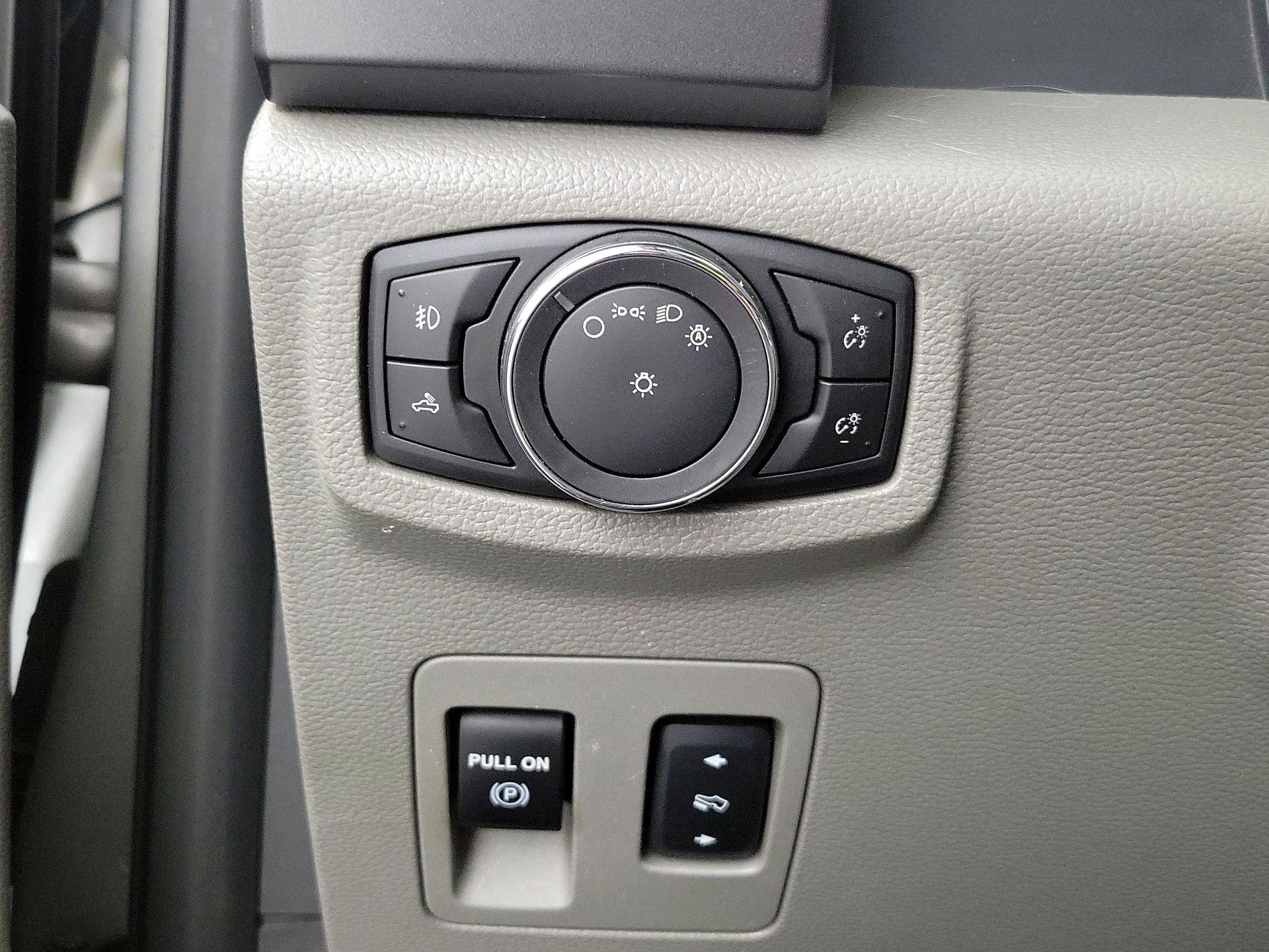 Thumbnail: 2015 Ford F-150 - 13