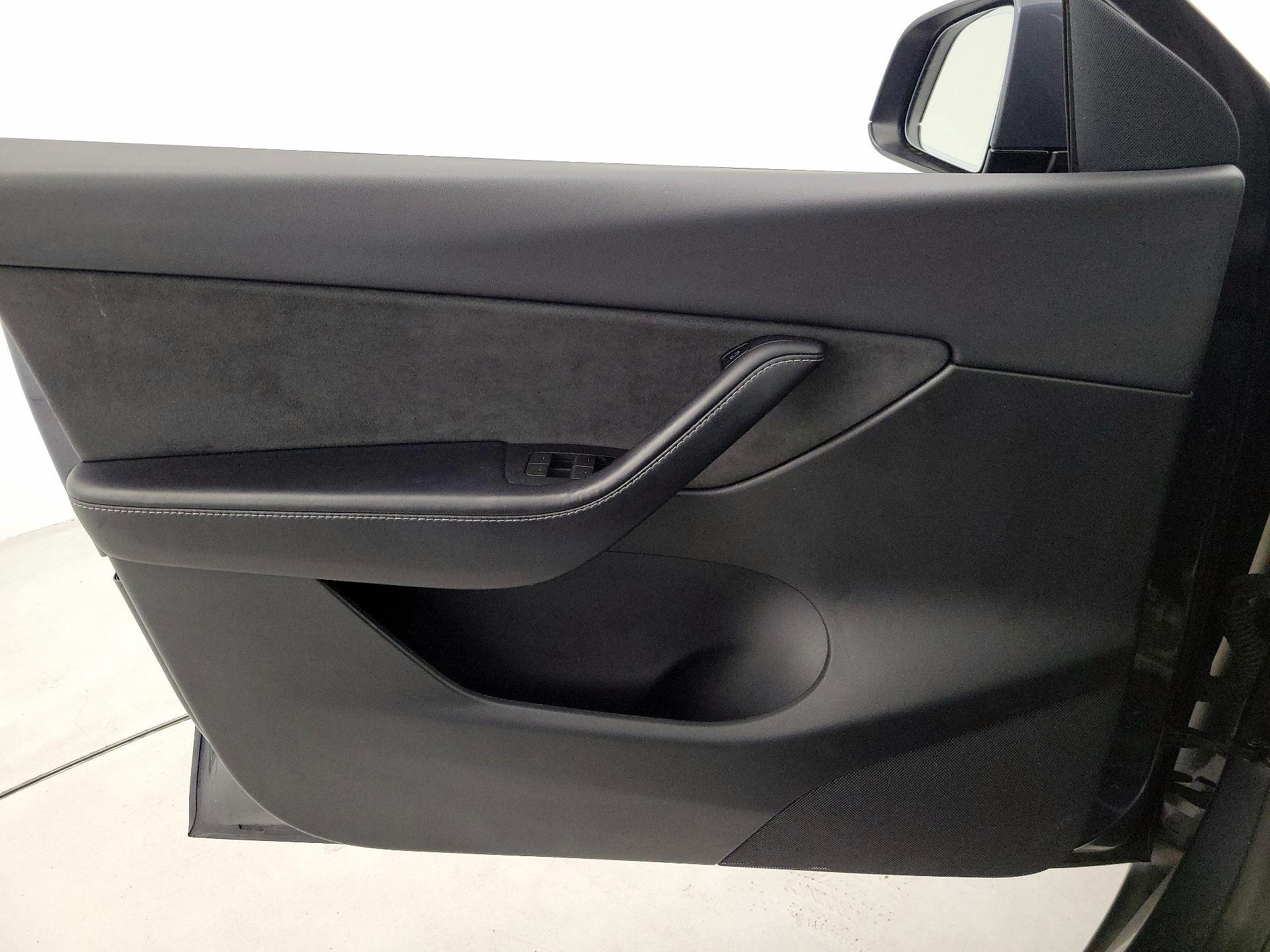 Thumbnail: 2022 Tesla Model Y - 12