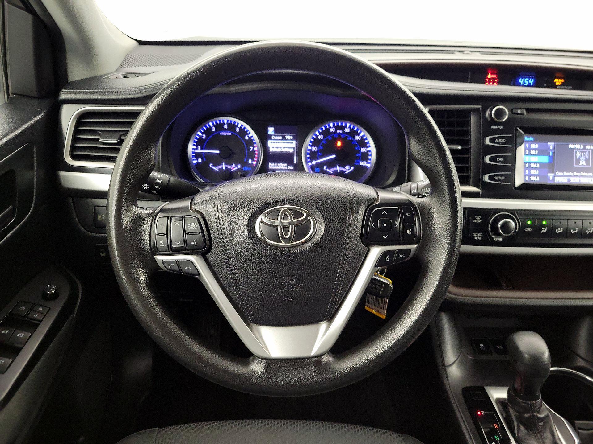 Thumbnail: 2019 Toyota Highlander - 10
