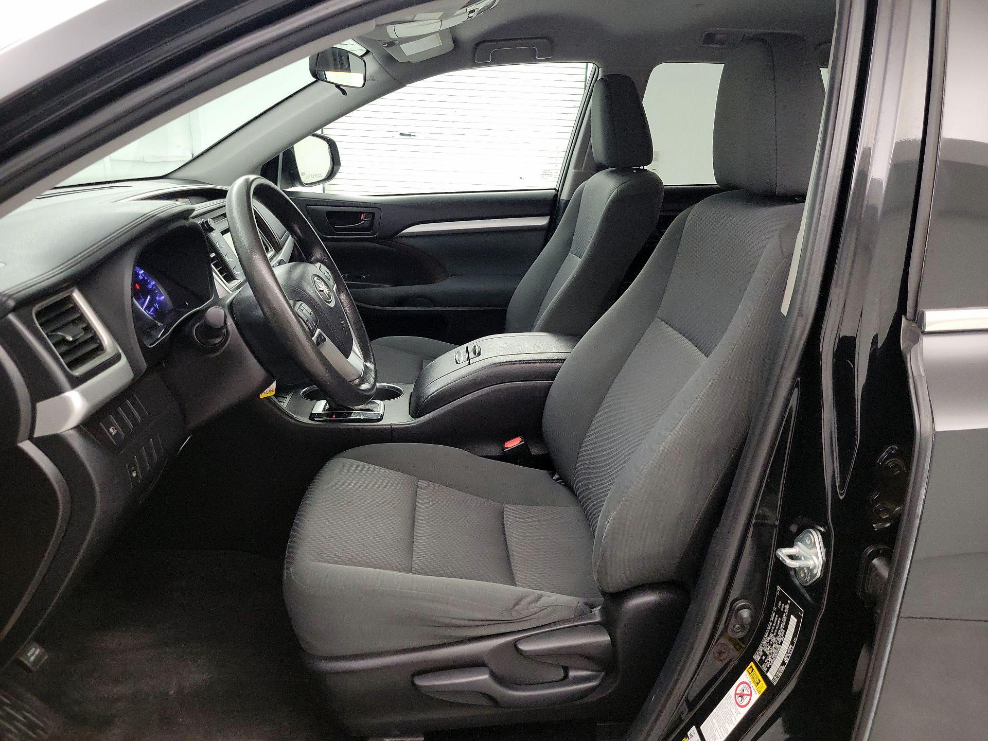 Thumbnail: 2019 Toyota Highlander - 11