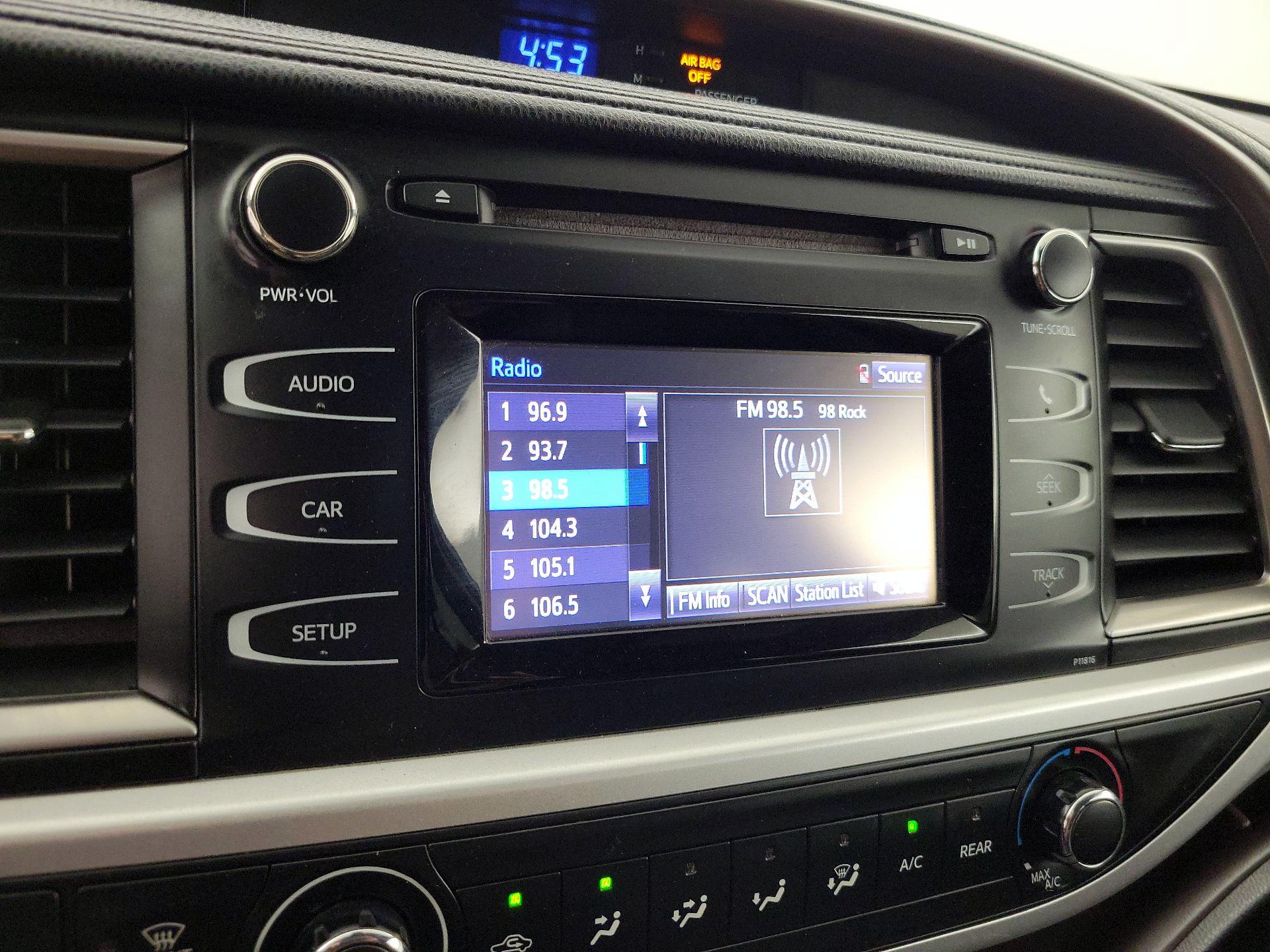 Thumbnail: 2019 Toyota Highlander - 14