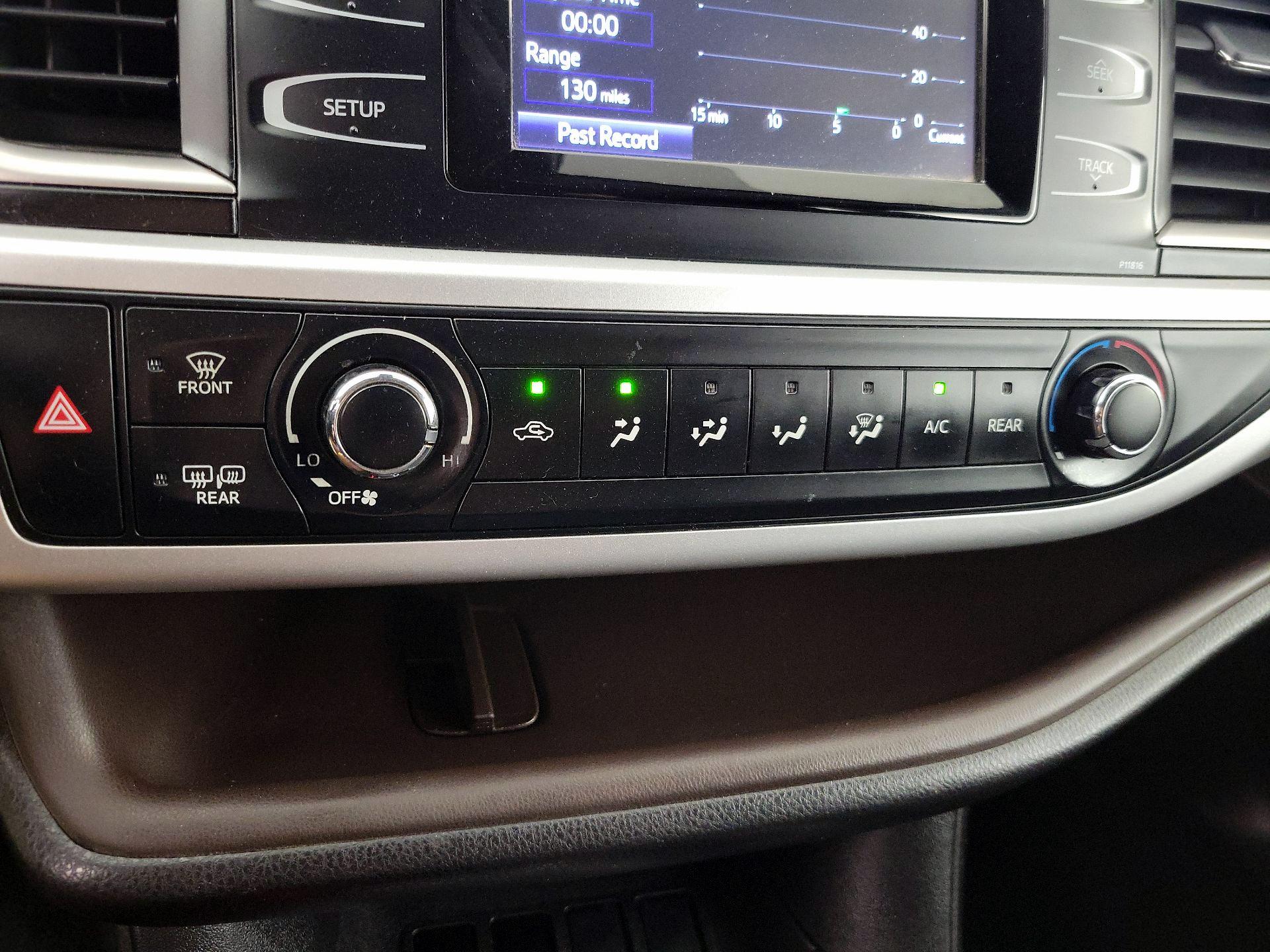 Thumbnail: 2019 Toyota Highlander - 15