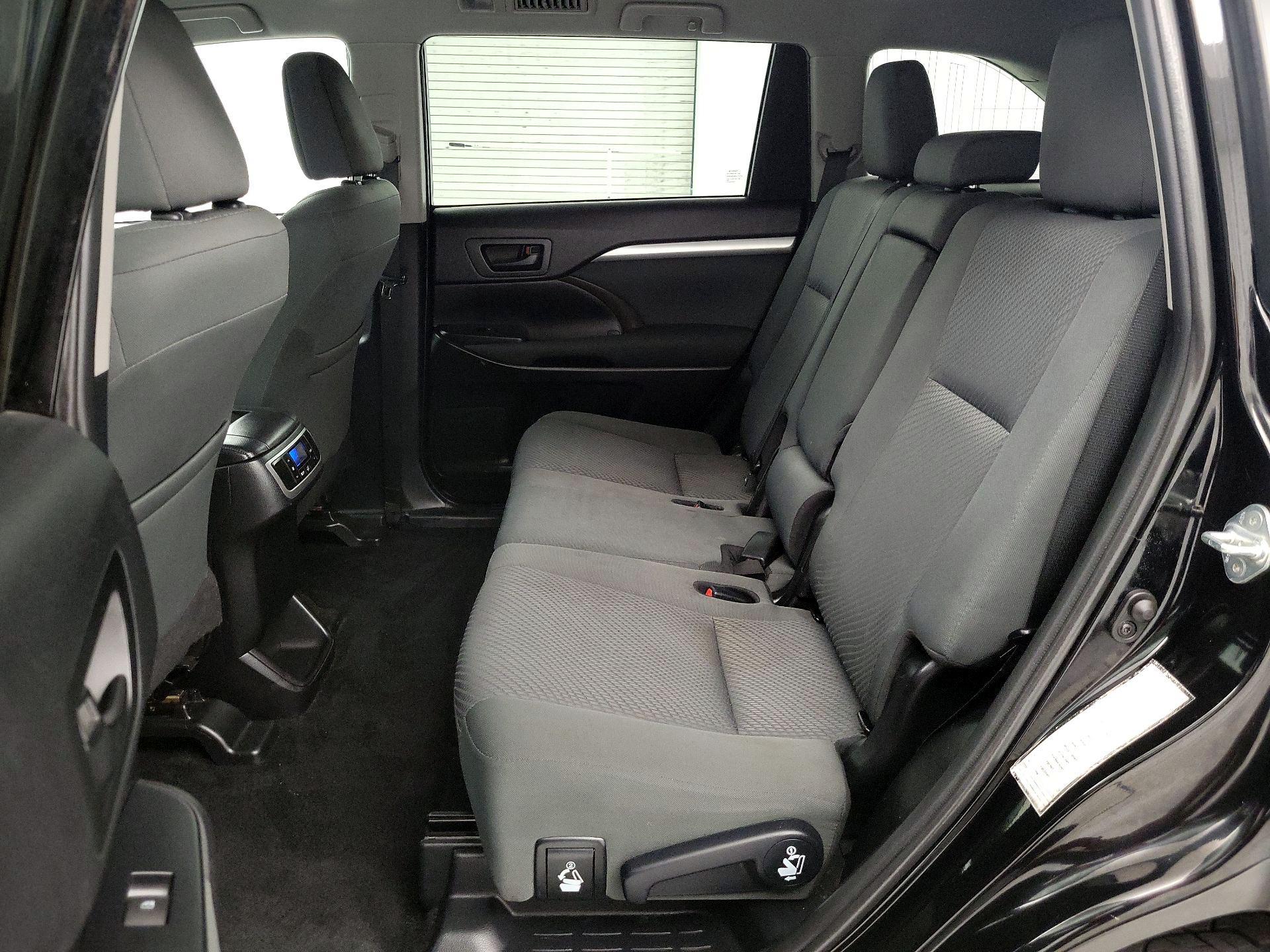 Thumbnail: 2019 Toyota Highlander - 18