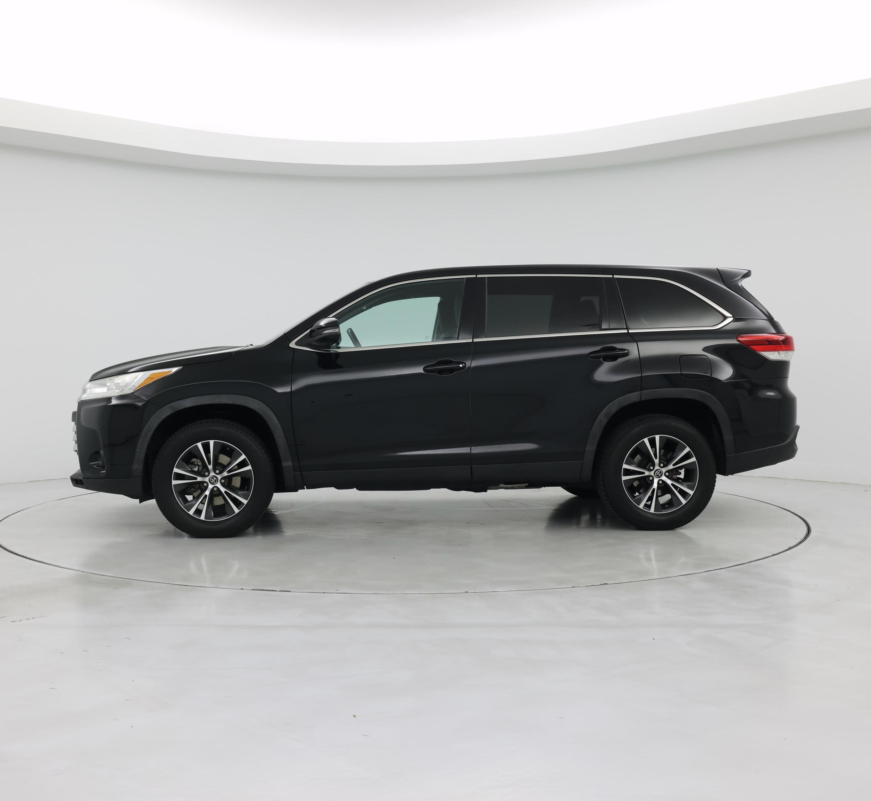 Thumbnail: 2019 Toyota Highlander - 3