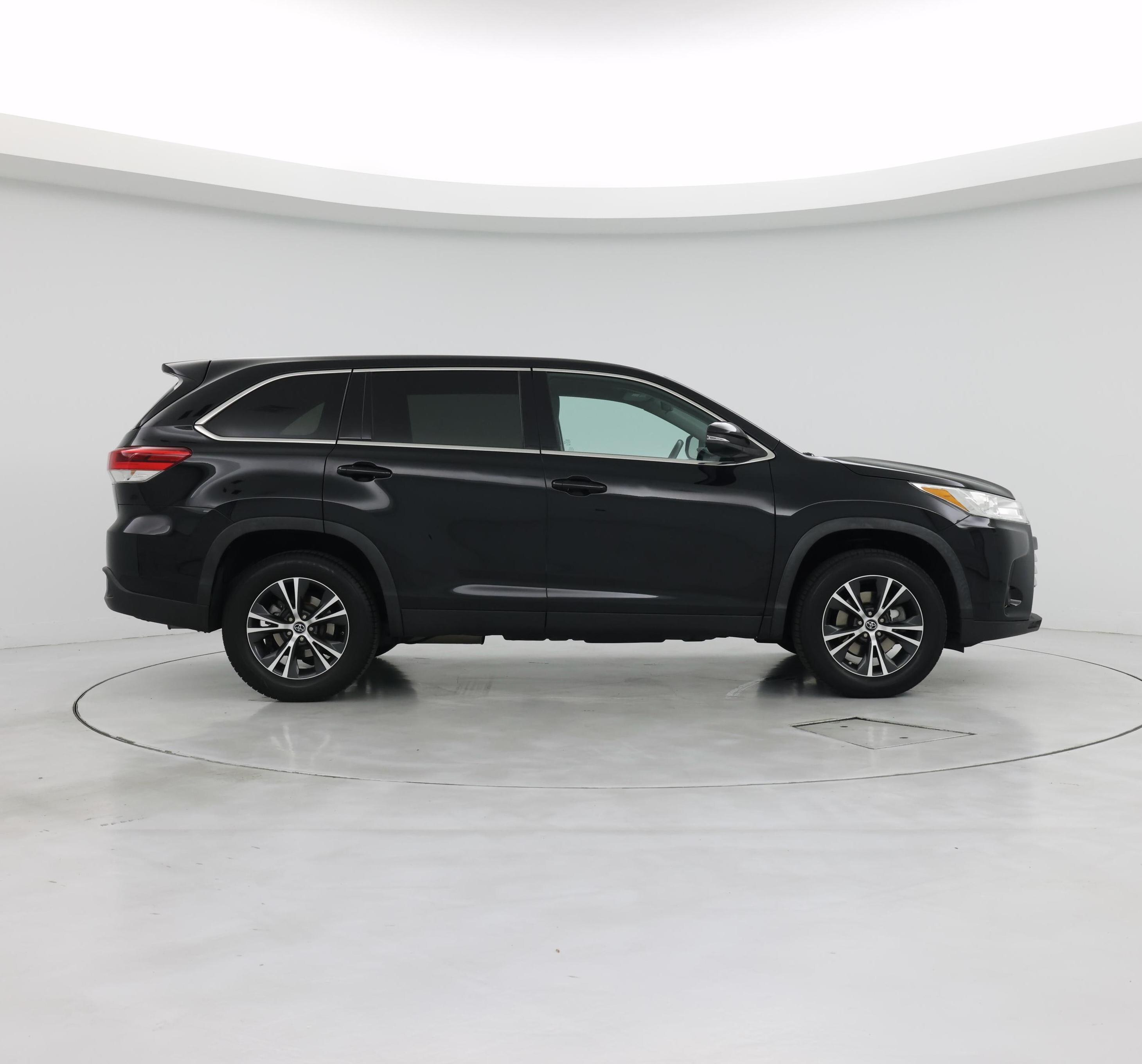 Thumbnail: 2019 Toyota Highlander - 7