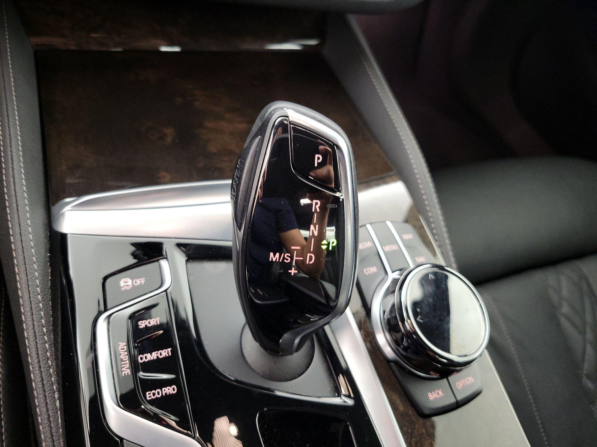 Thumbnail: 2018 BMW 5 Series - 17