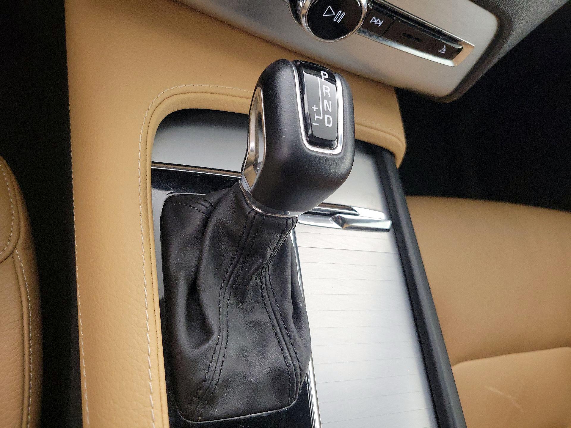 Thumbnail: 2018 Volvo XC90 - 16