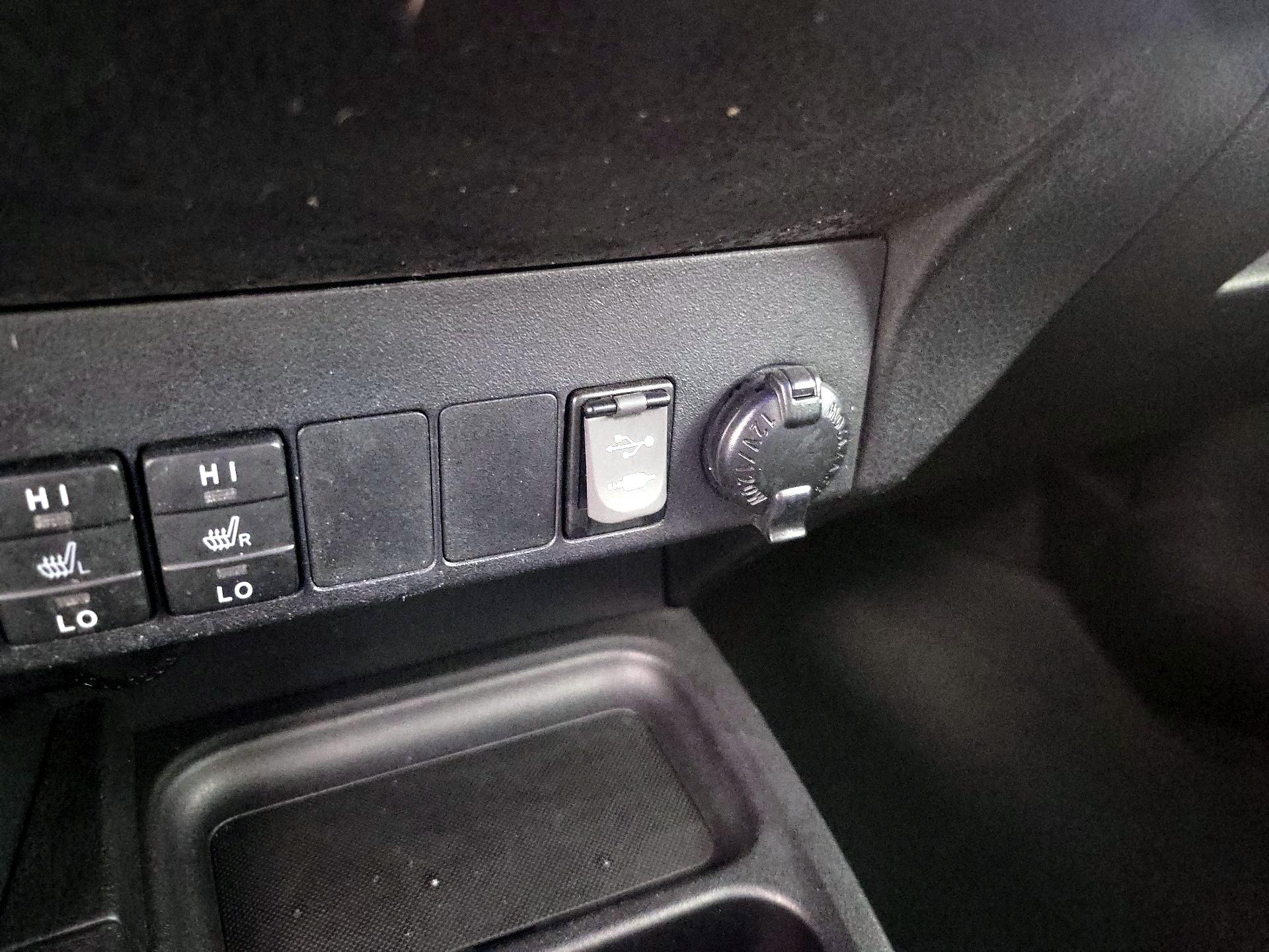 Thumbnail: 2016 Toyota RAV4 - 18