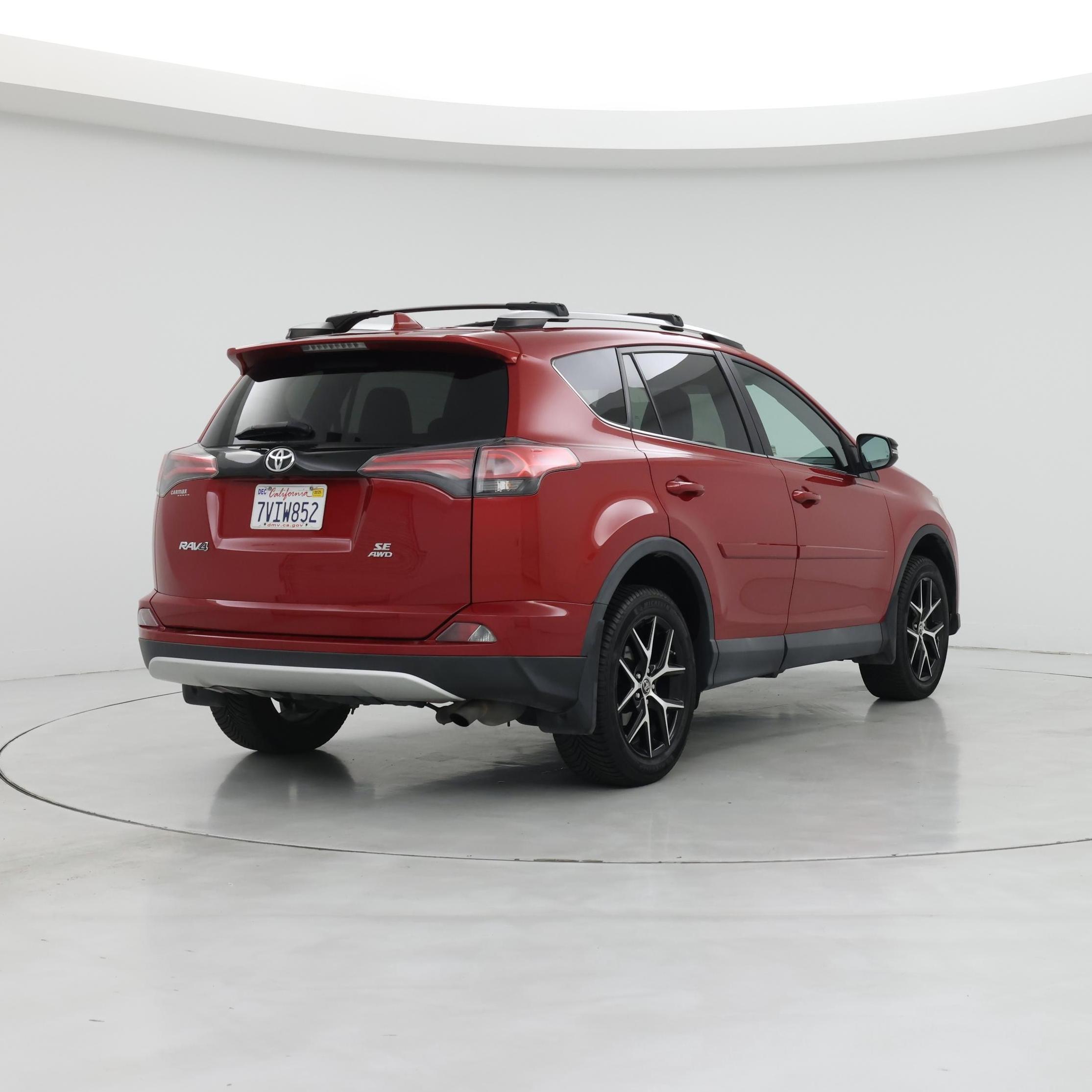 Thumbnail: 2016 Toyota RAV4 - 8