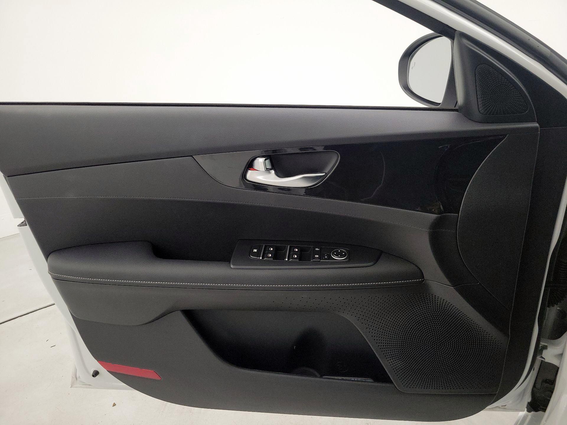 Thumbnail: 2024 Kia Forte - 12