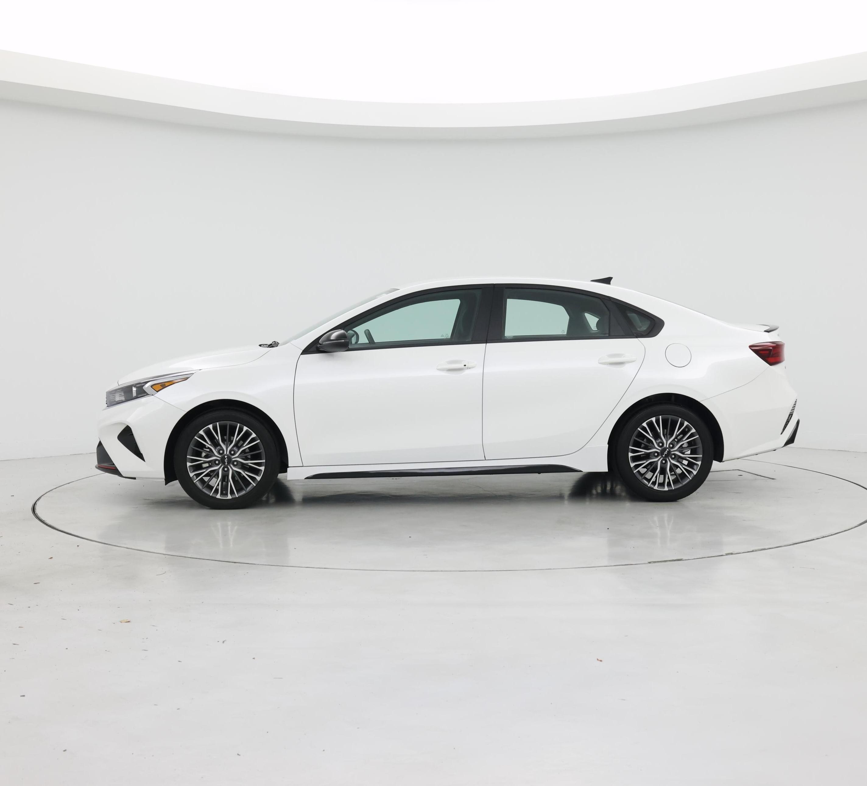 Thumbnail: 2024 Kia Forte - 3