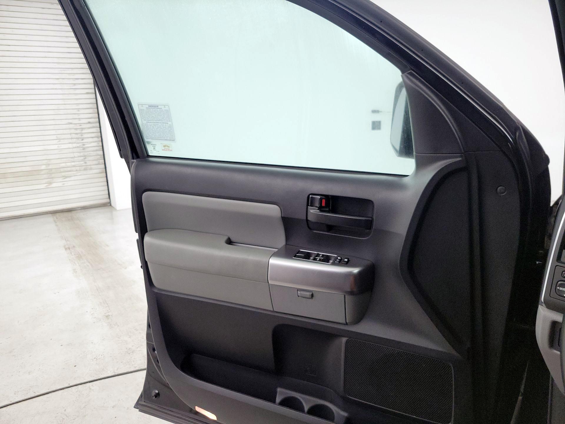 Thumbnail: 2020 Toyota Sequoia - 12