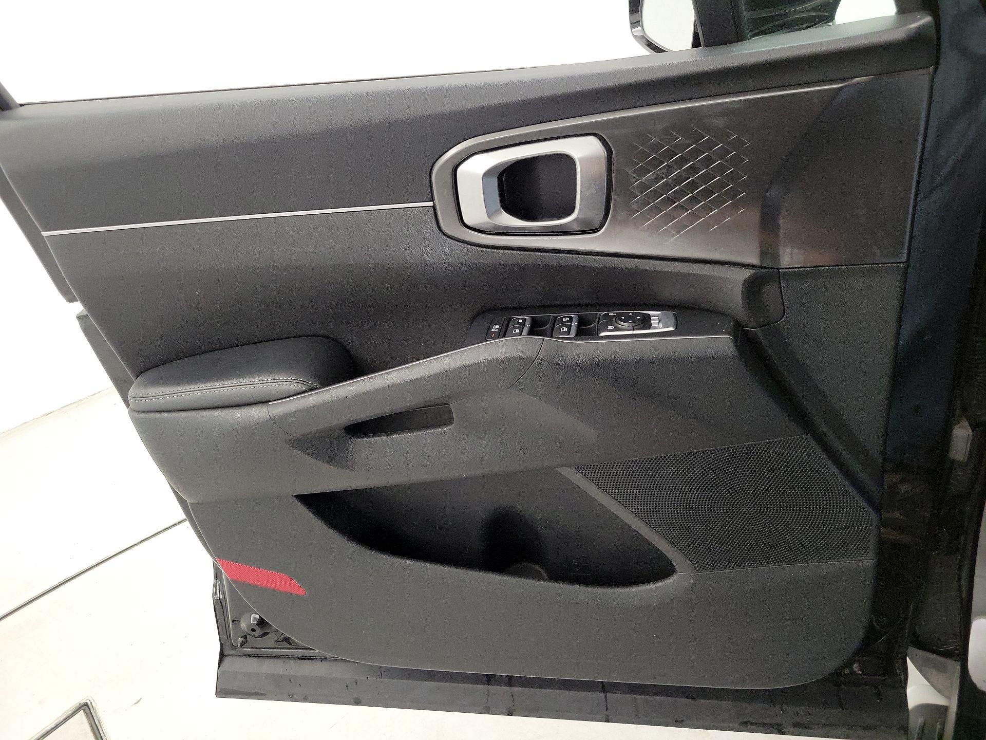 Thumbnail: 2022 Kia Sorento - 12