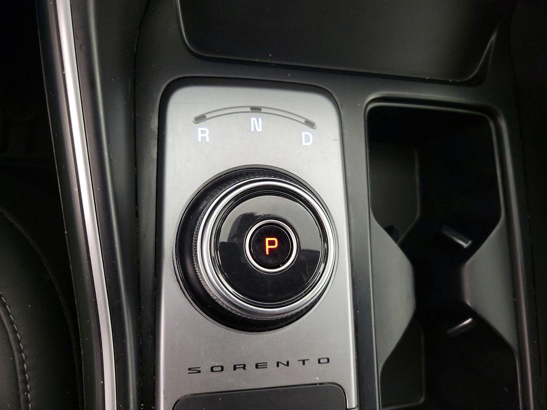 Thumbnail: 2022 Kia Sorento - 16