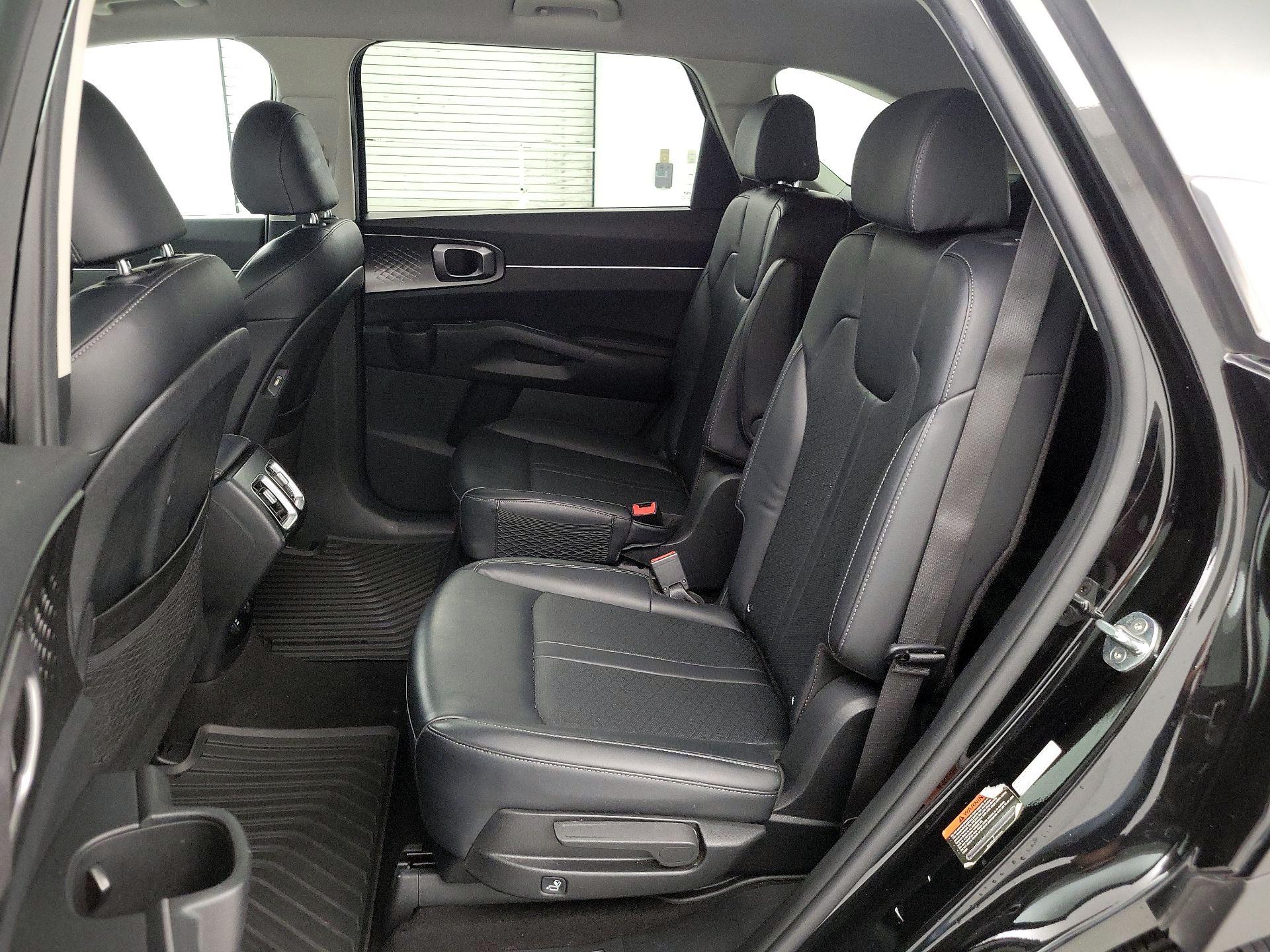 Thumbnail: 2022 Kia Sorento - 18