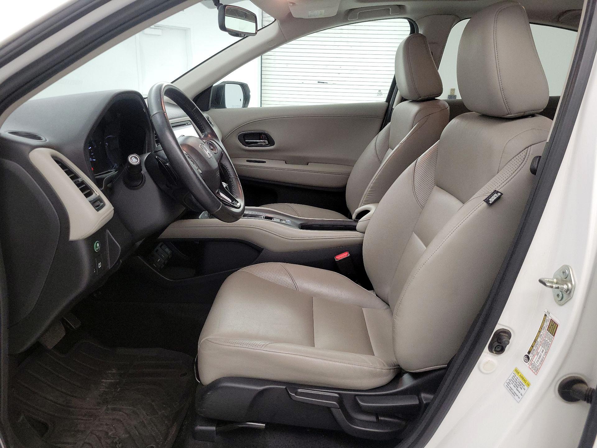 Thumbnail: 2016 Honda HR-V - 11