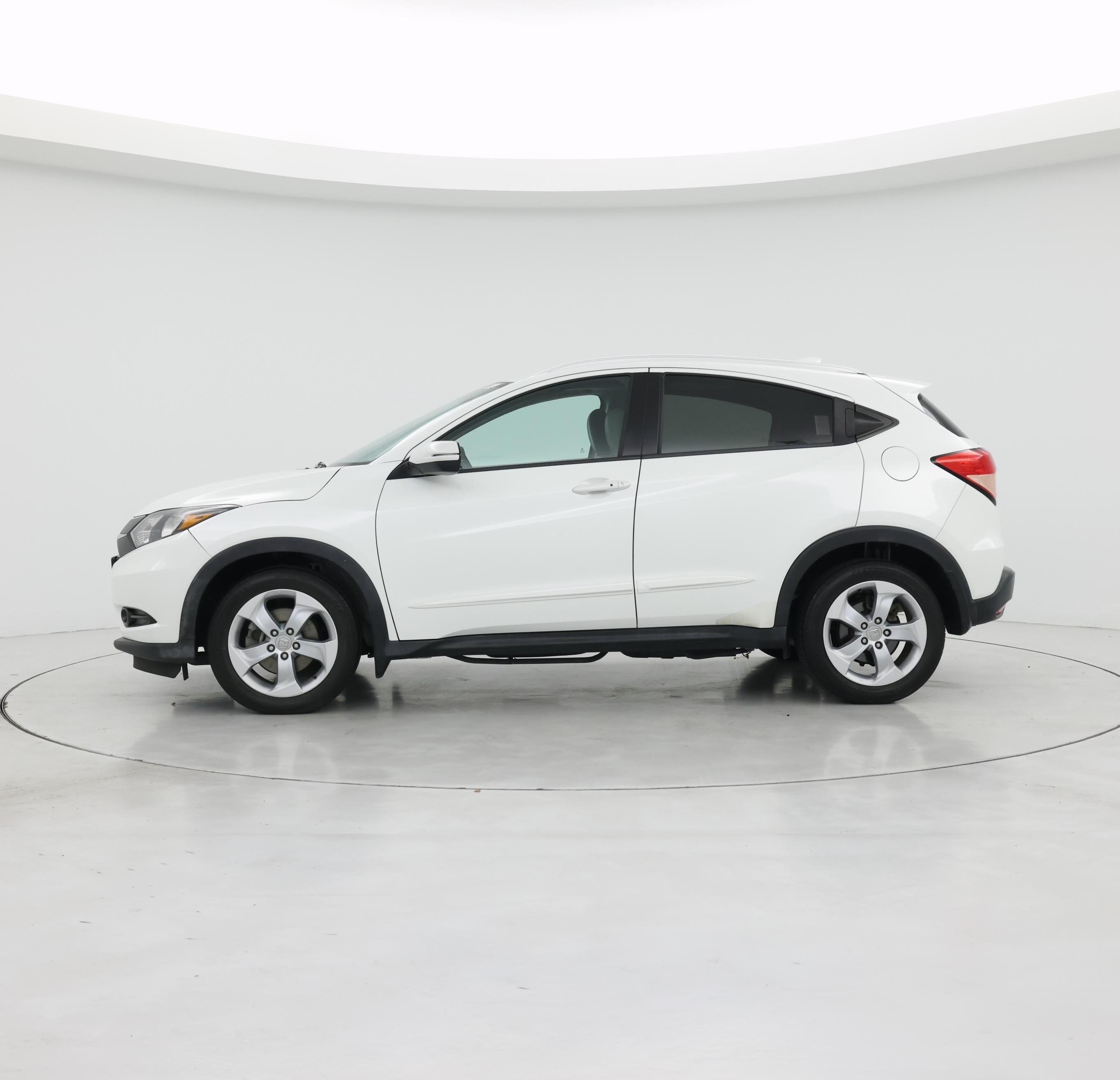 Thumbnail: 2016 Honda HR-V - 3