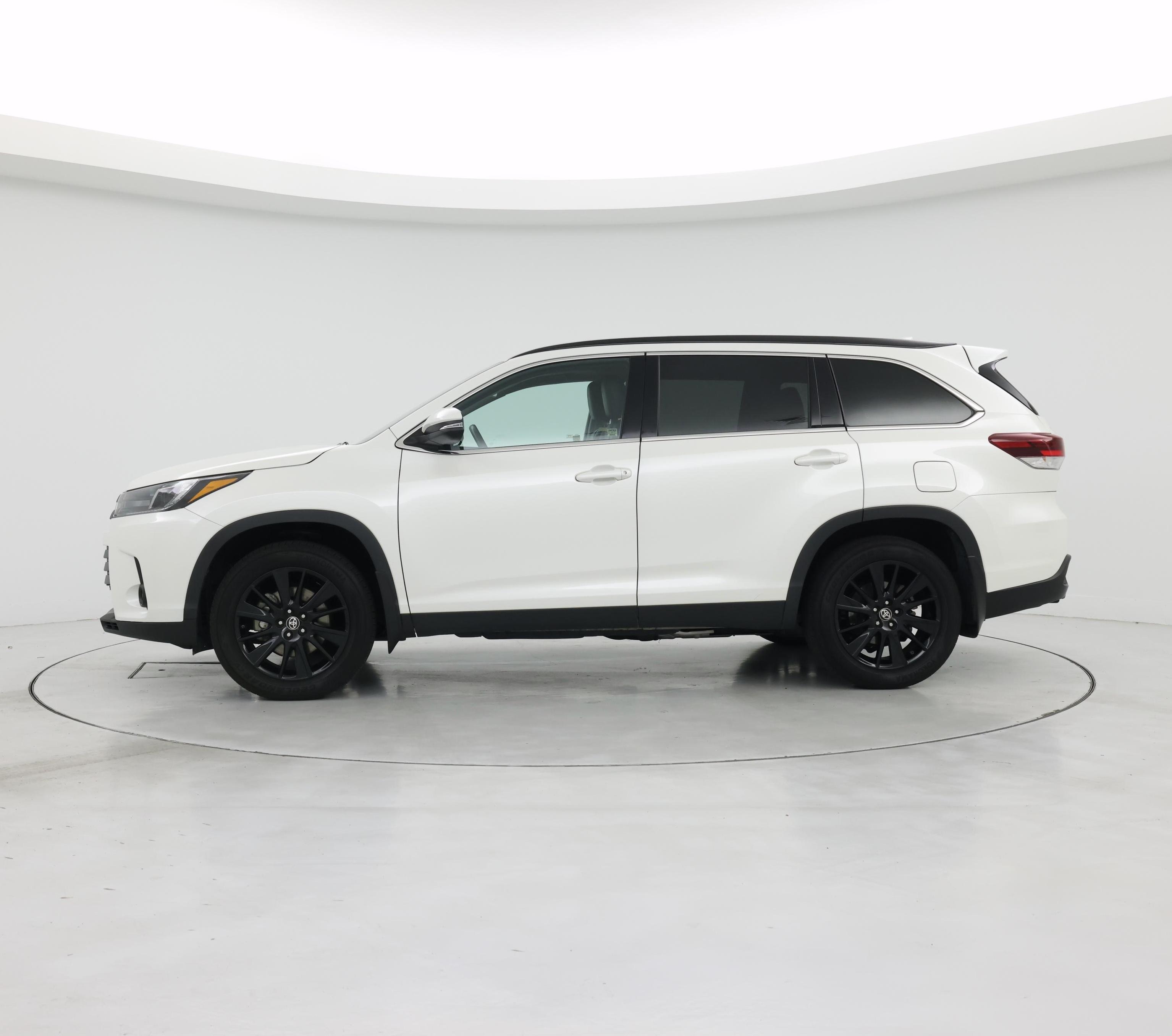Thumbnail: 2019 Toyota Highlander - 3