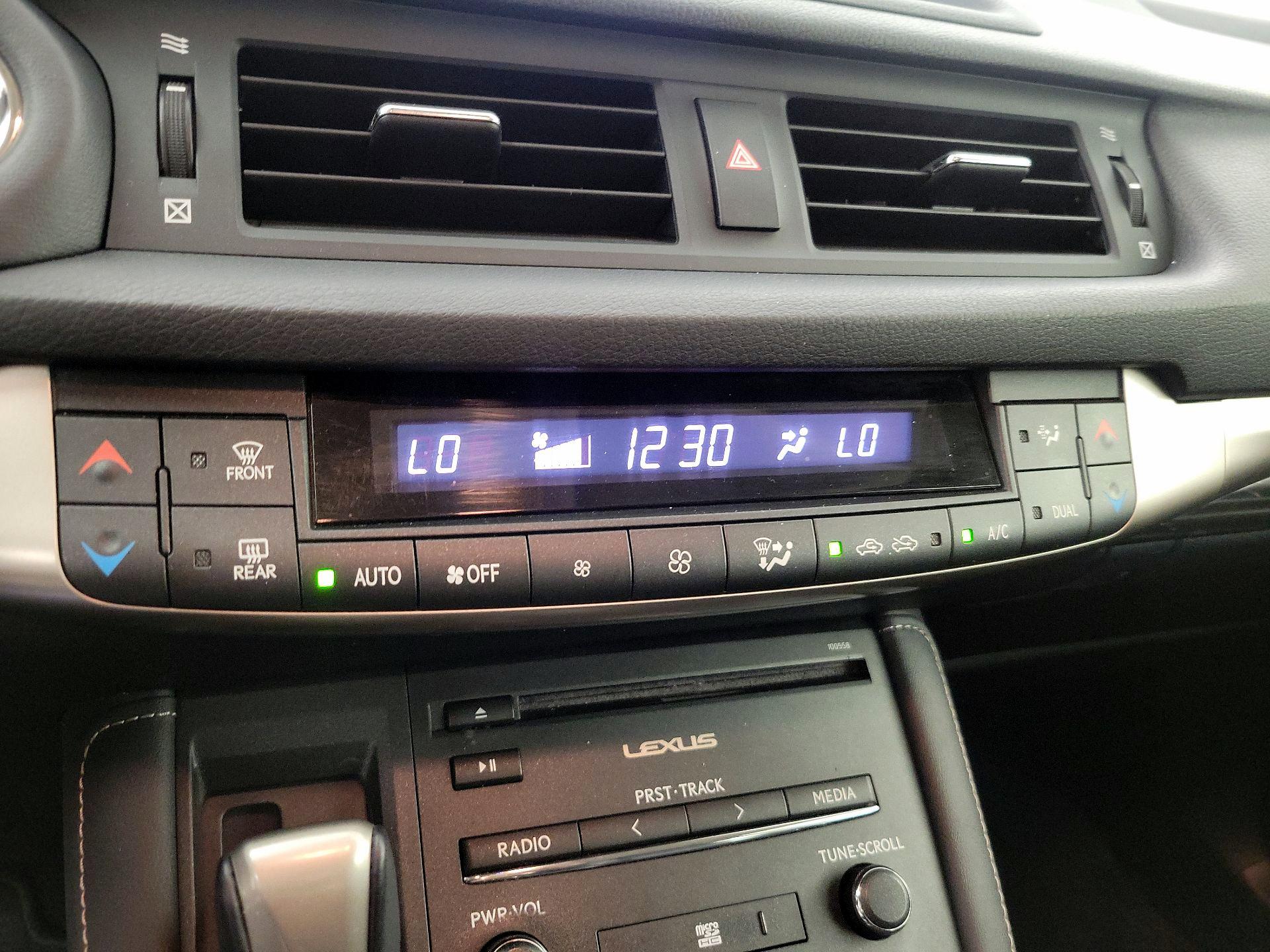 Thumbnail: 2014 Lexus CT - 16