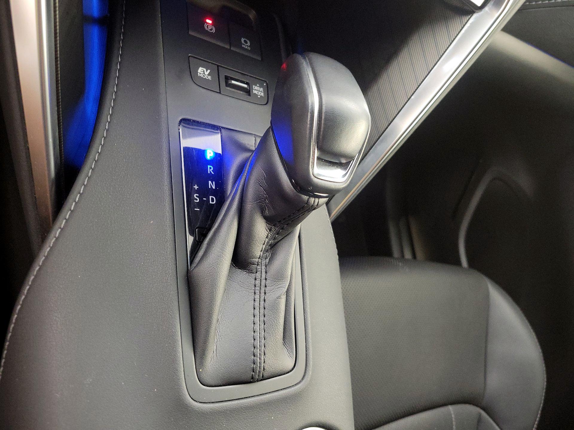 Thumbnail: 2021 Toyota Venza - 17