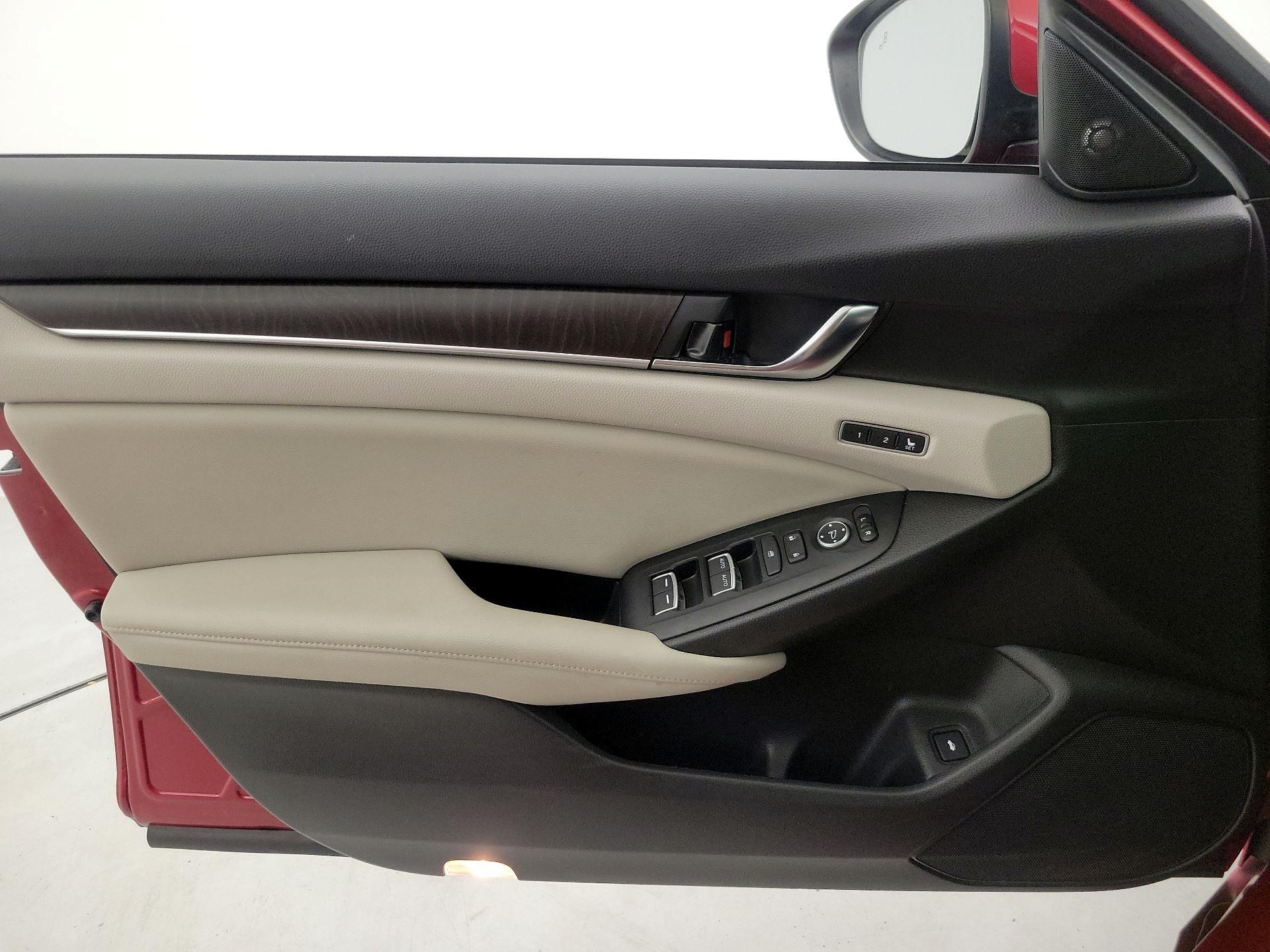 Thumbnail: 2018 Honda Accord - 12