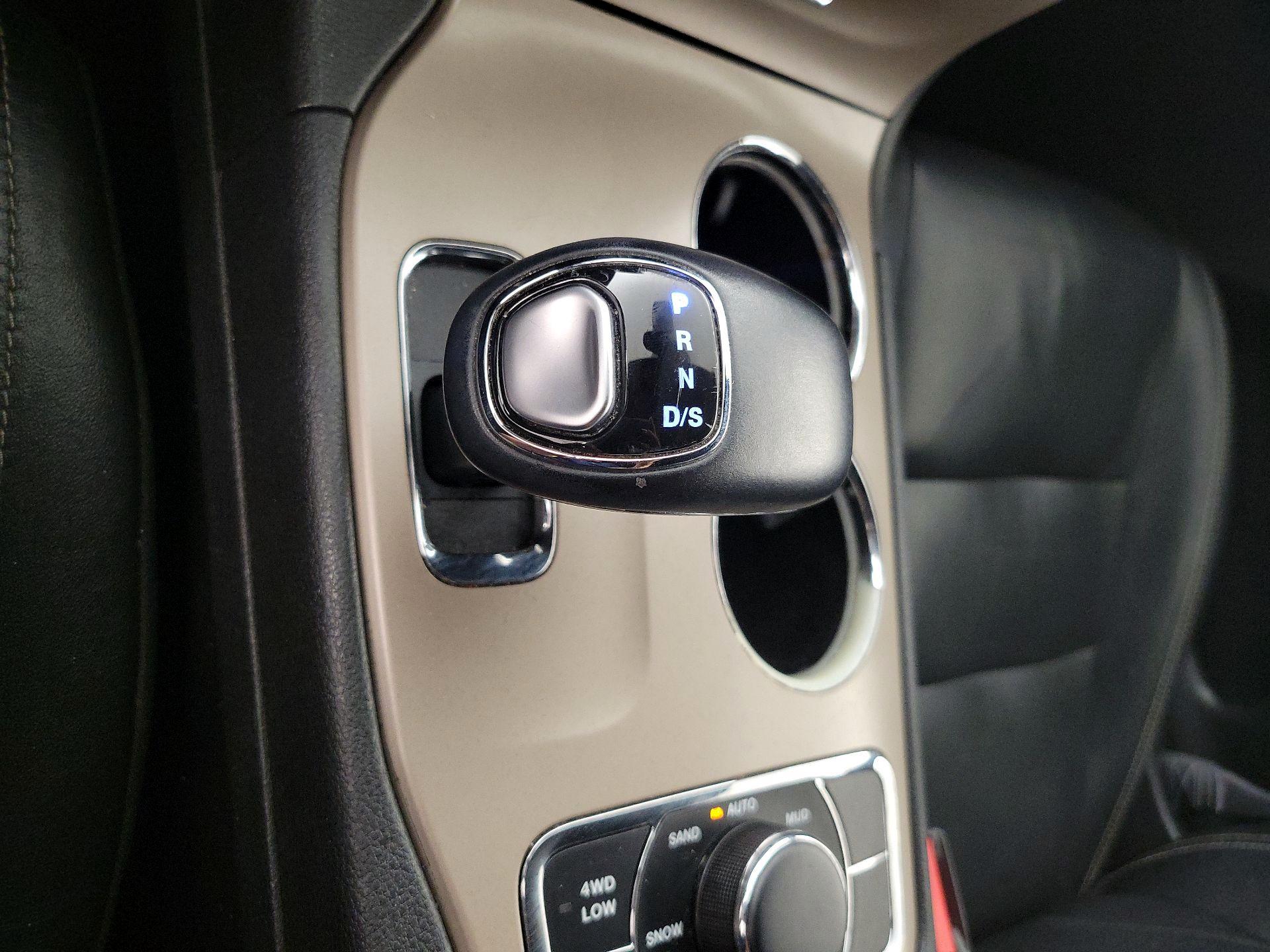 Thumbnail: 2014 Jeep Grand Cherokee - 17