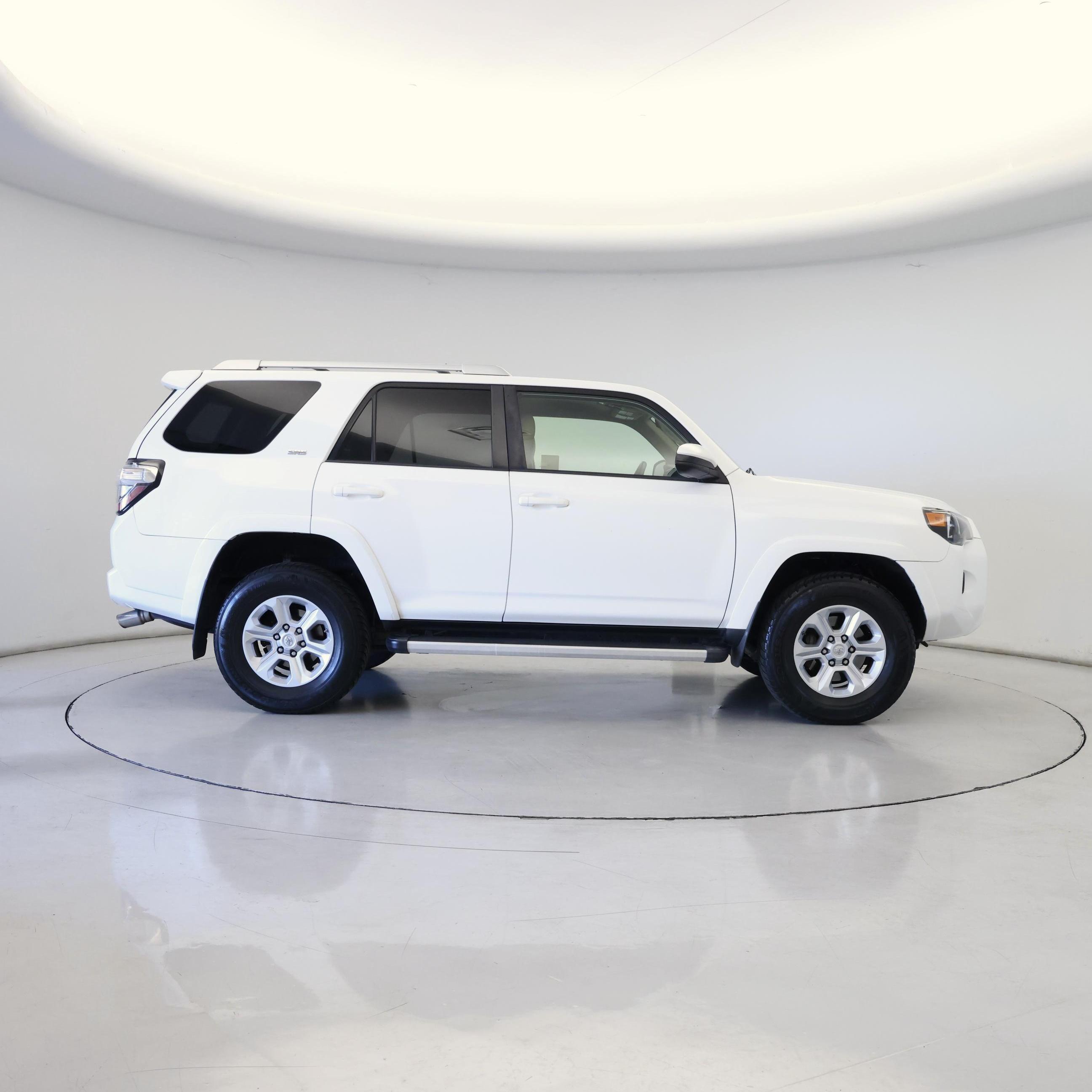 Thumbnail: 2017 Toyota 4Runner - 7