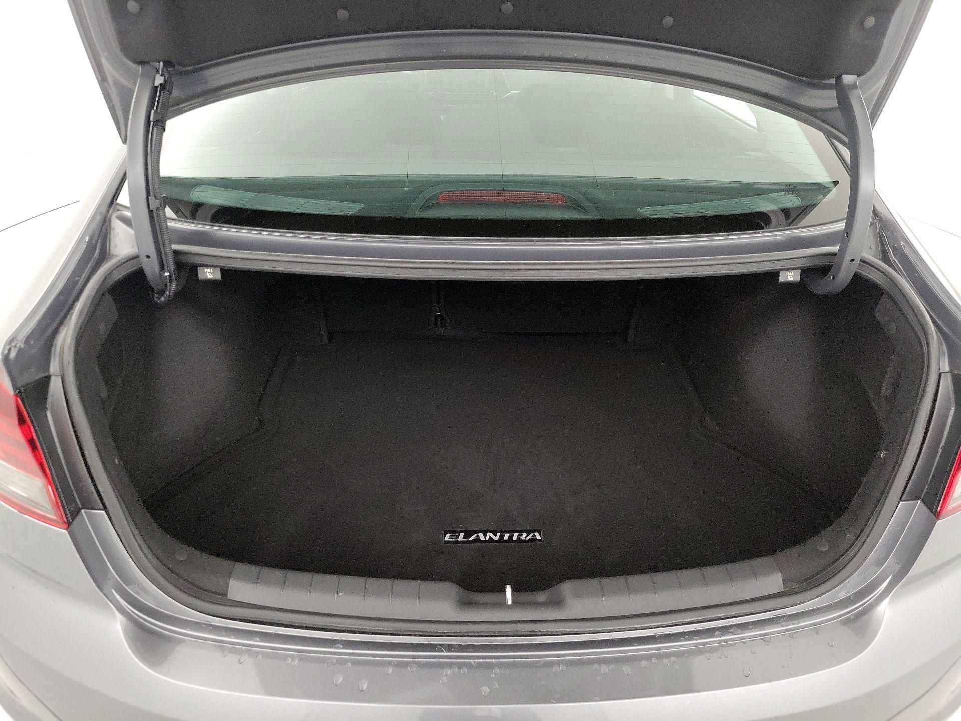 Thumbnail: 2020 Hyundai Elantra - 19
