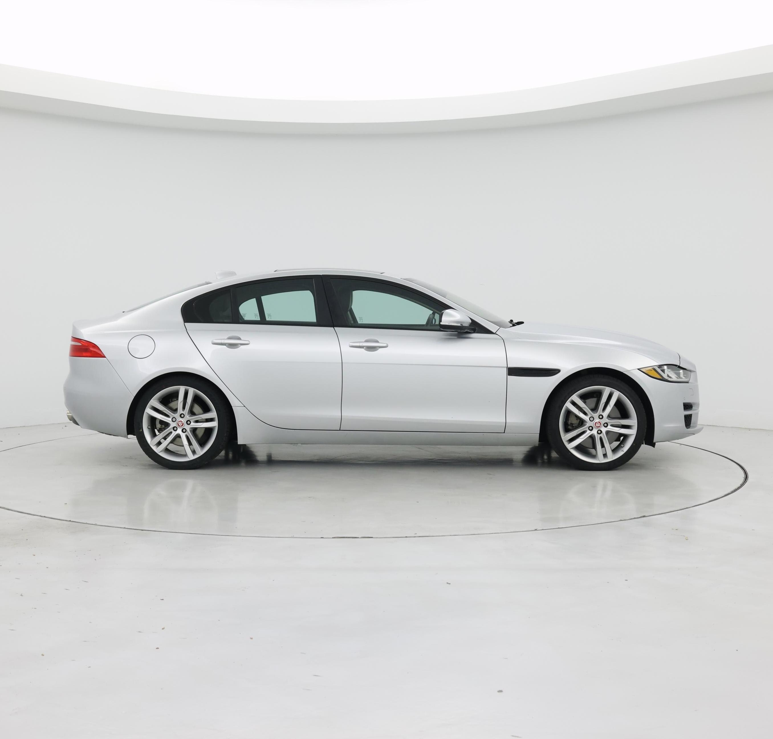 Thumbnail: 2017 Jaguar XE - 7