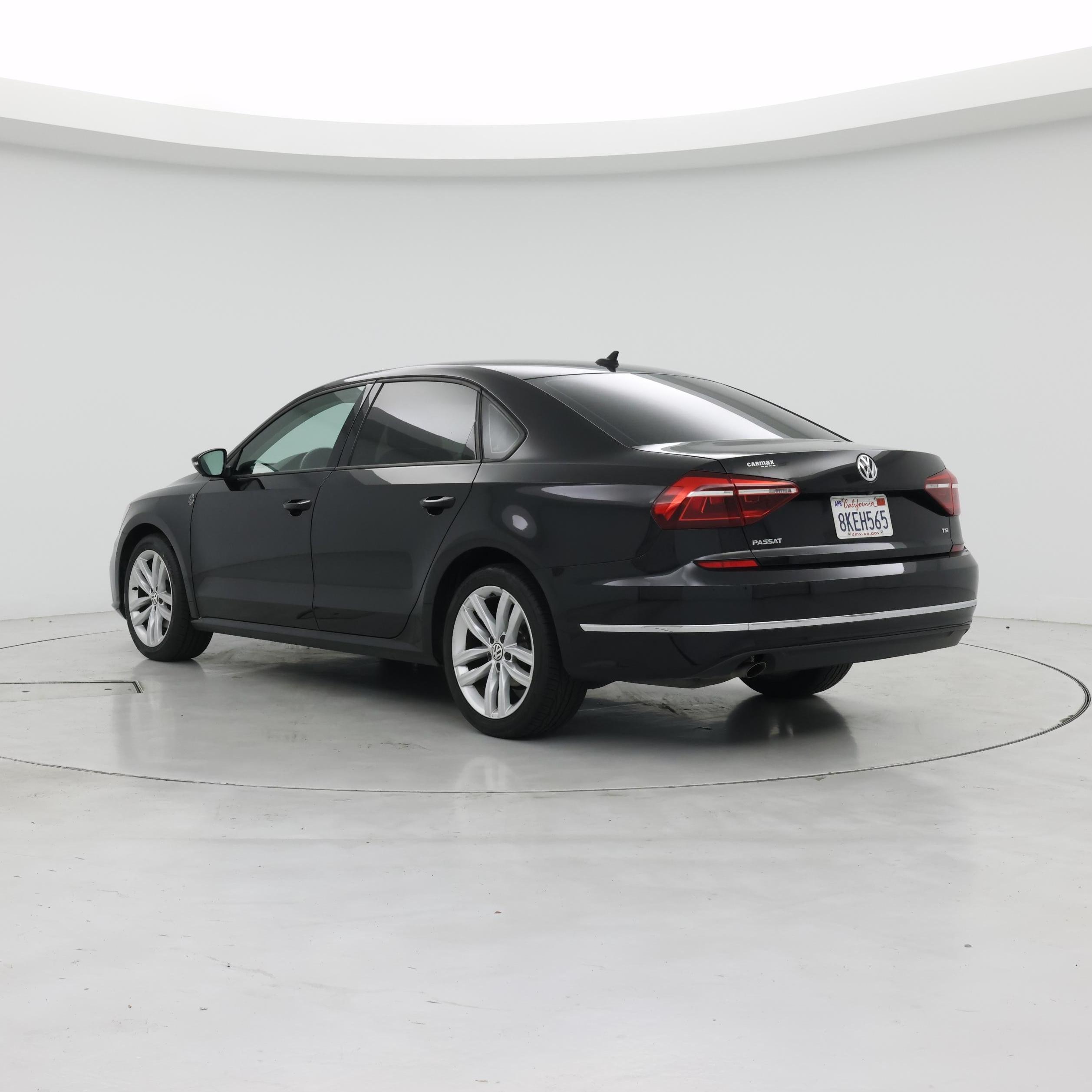 Thumbnail: 2019 Volkswagen Passat - 2