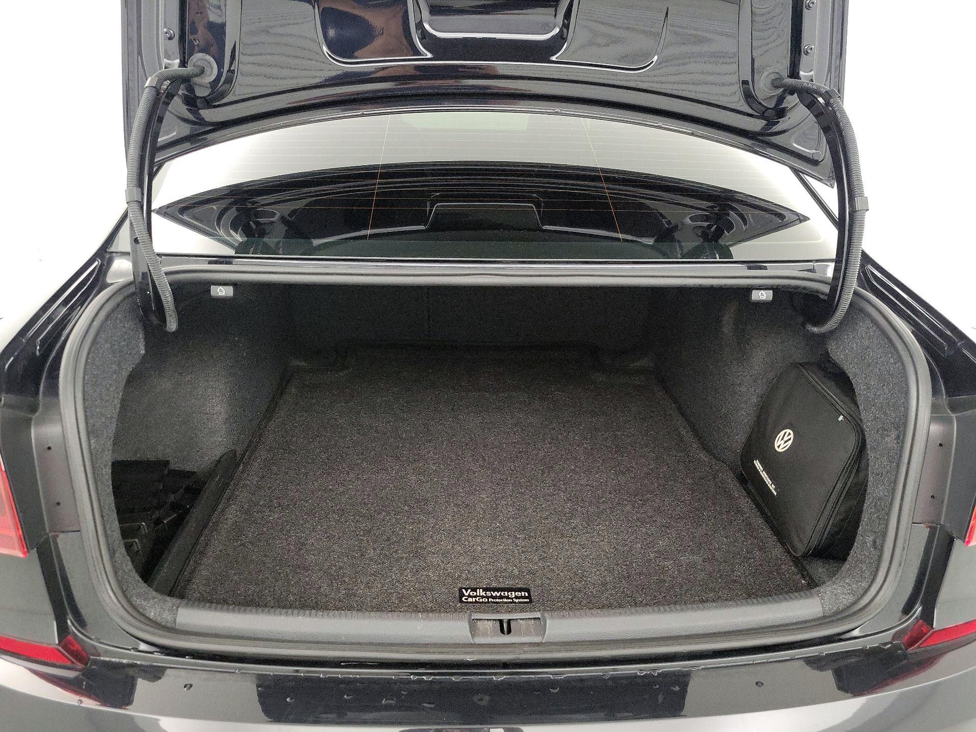 Thumbnail: 2019 Volkswagen Passat - 19