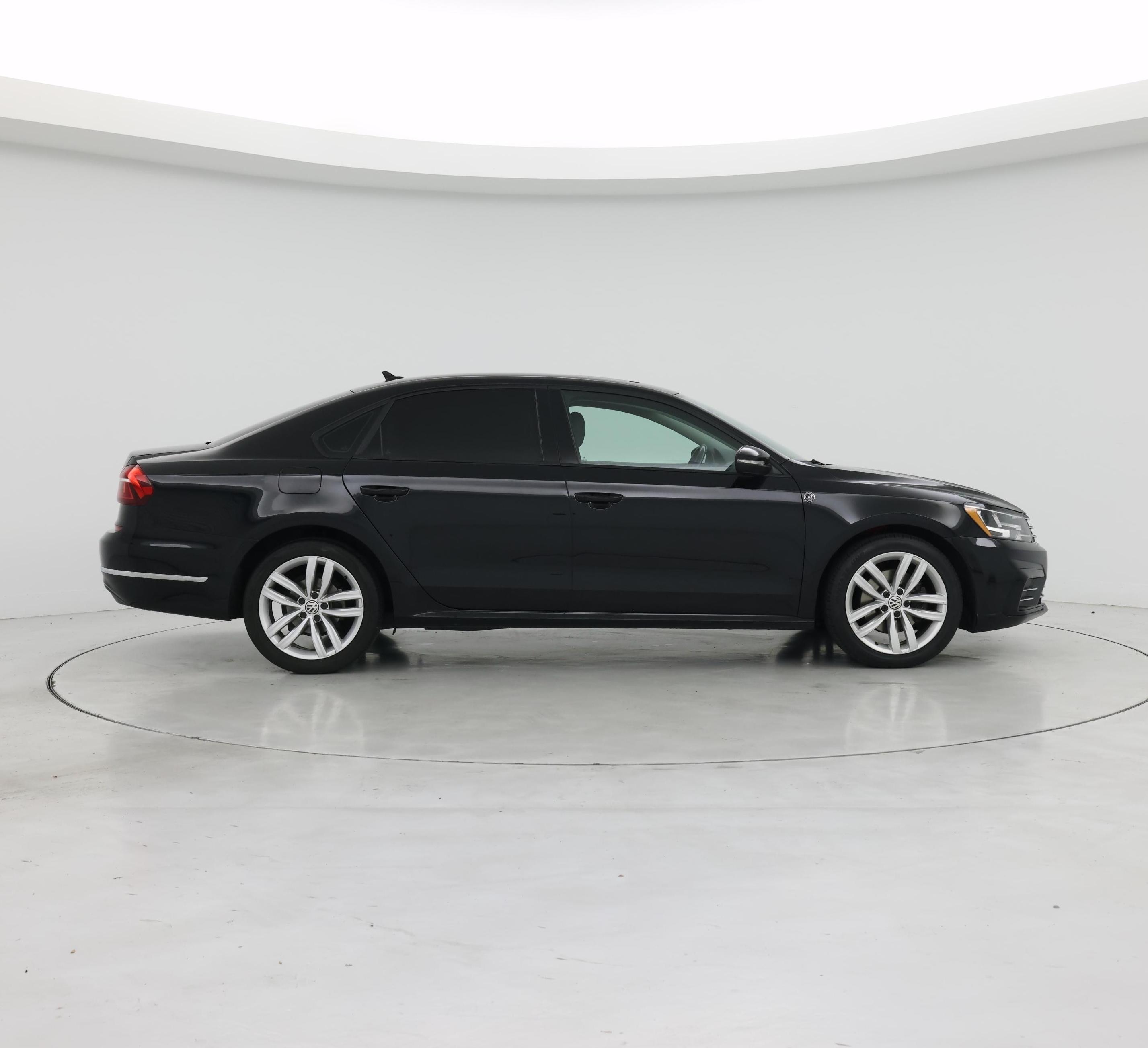 Thumbnail: 2019 Volkswagen Passat - 7