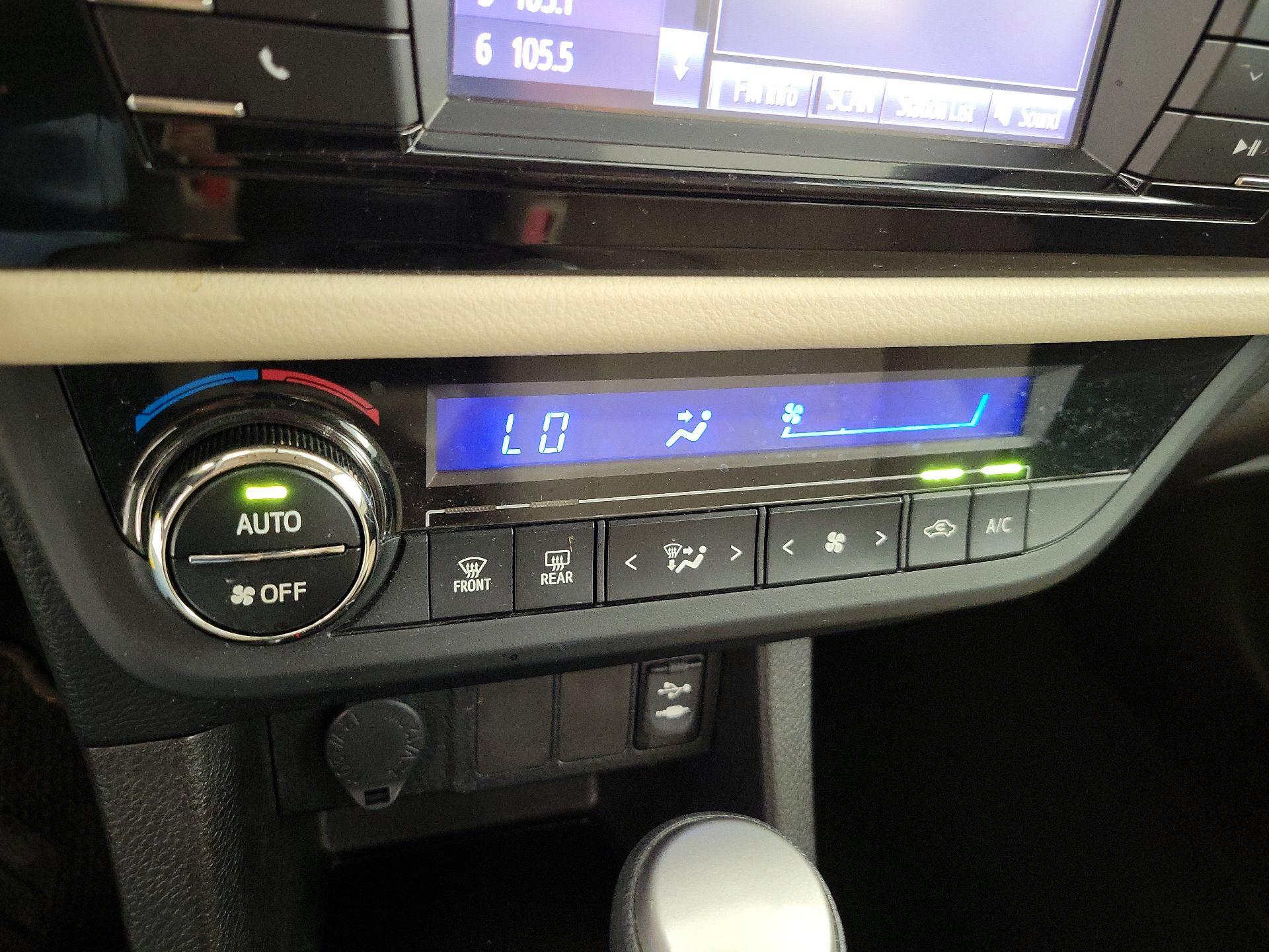 Thumbnail: 2014 Toyota Corolla - 15