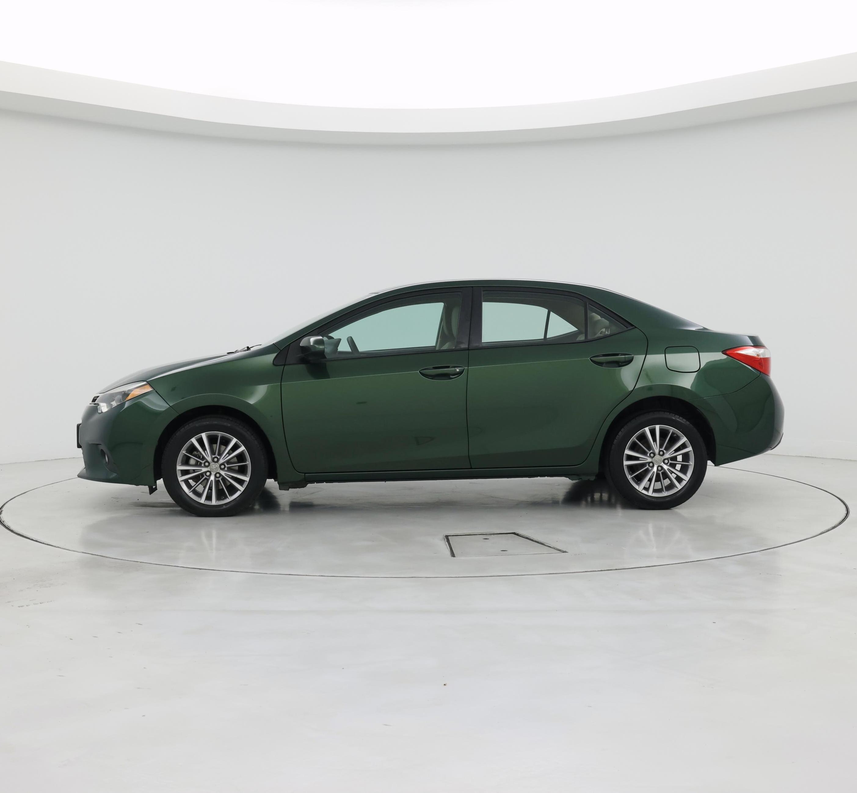 Thumbnail: 2014 Toyota Corolla - 3