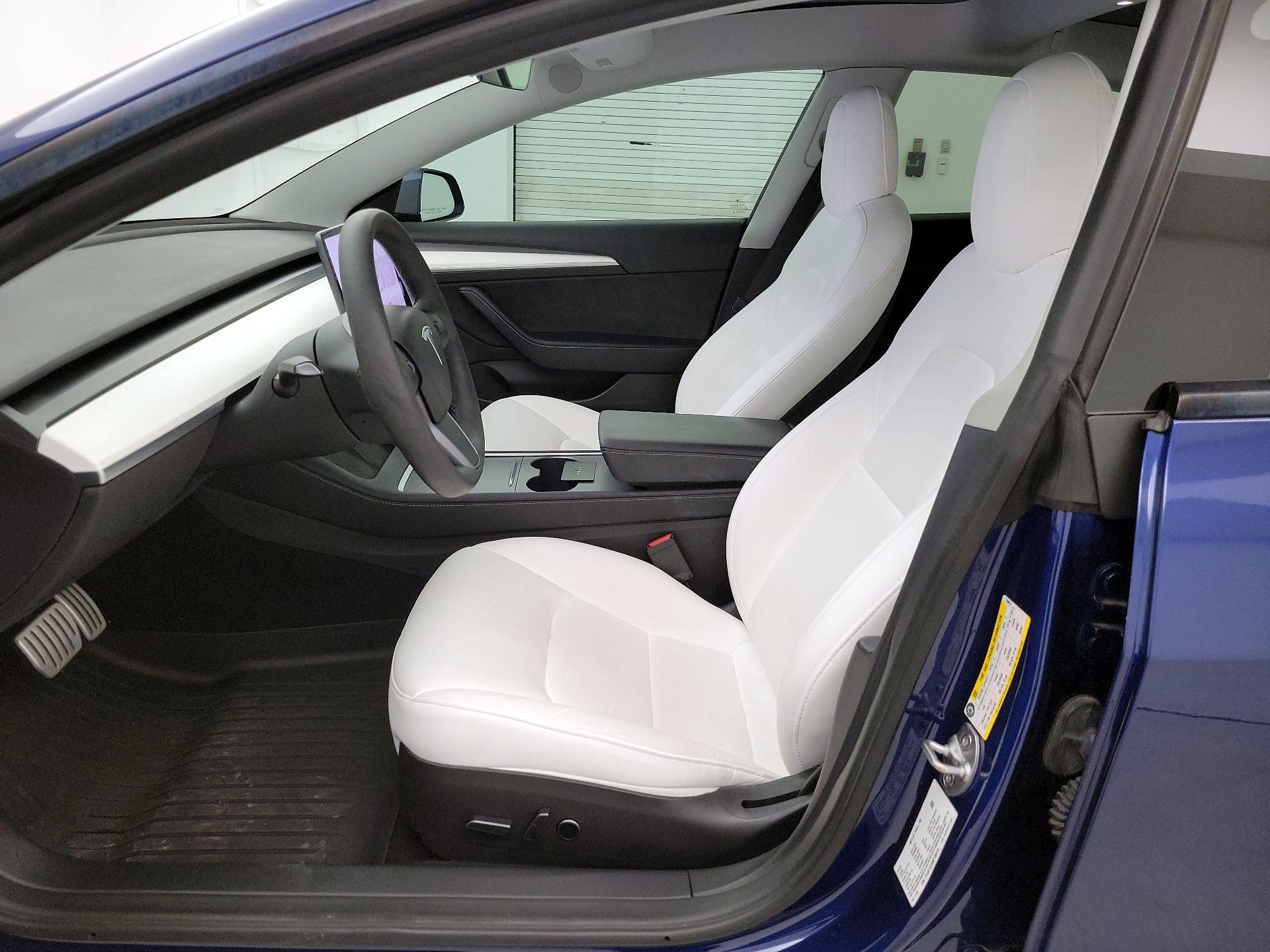 Thumbnail: 2022 Tesla Model 3 - 11