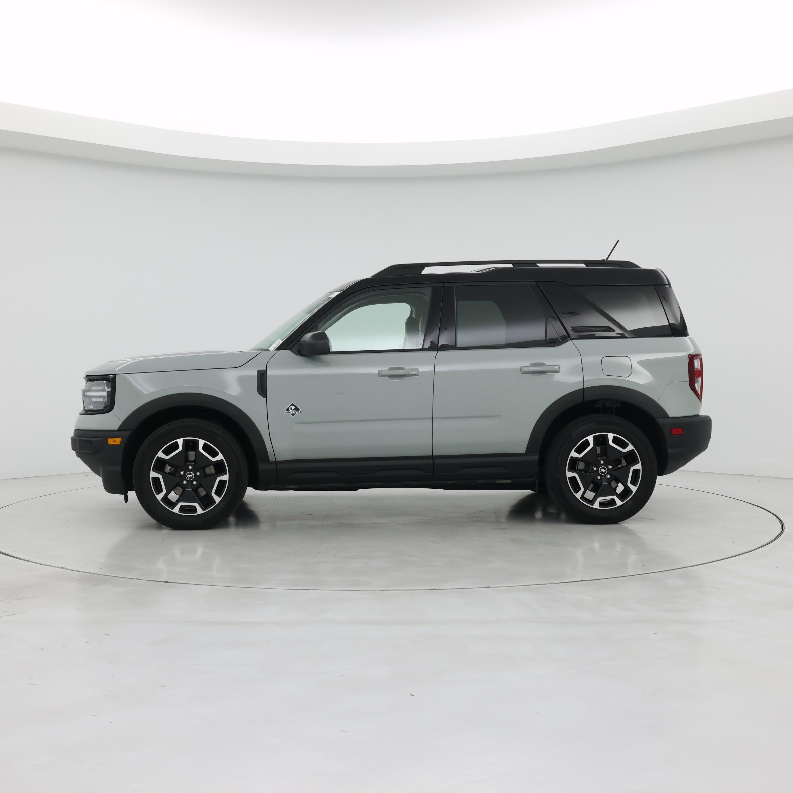 Thumbnail: 2021 Ford Bronco Sport - 3