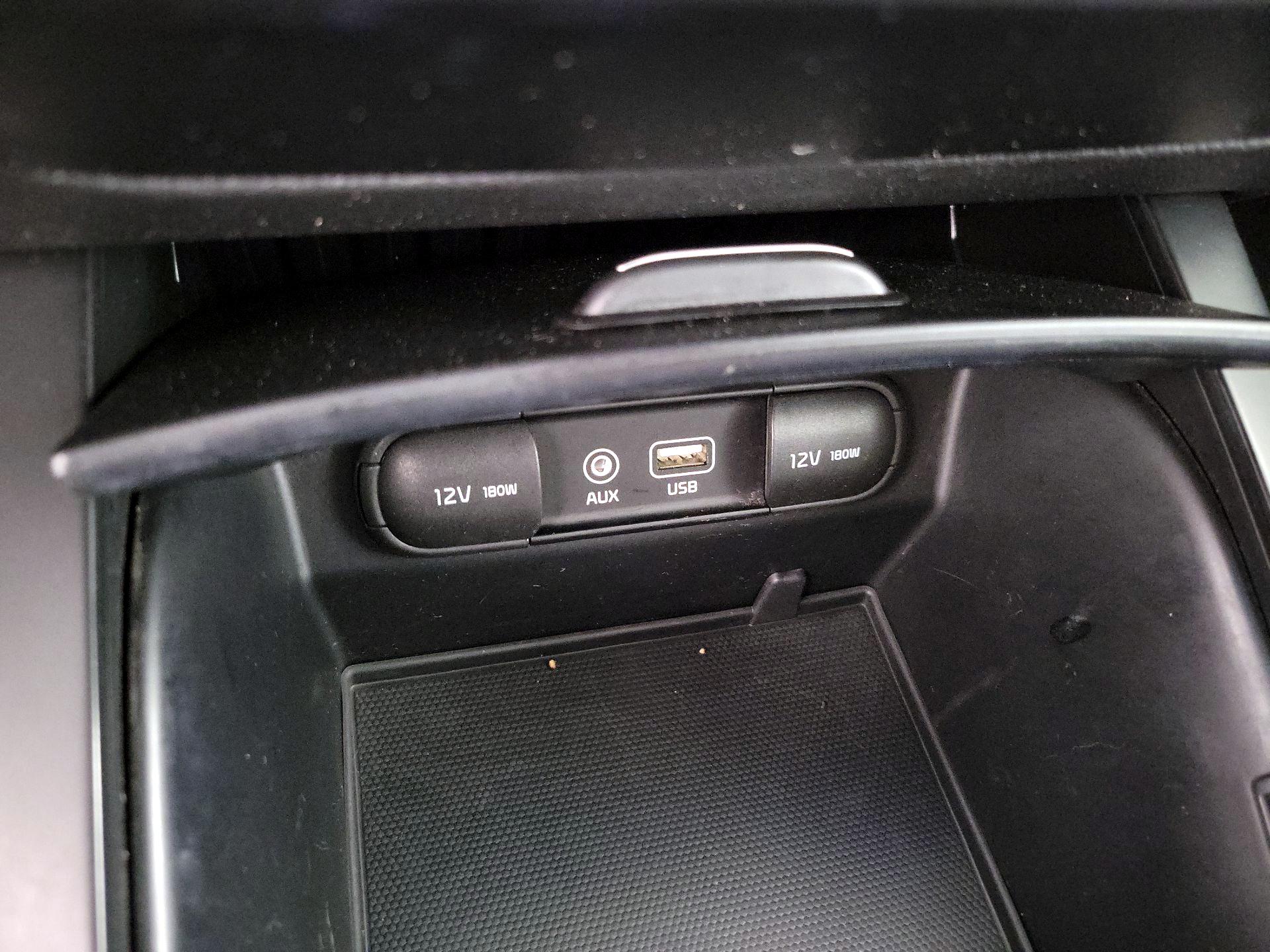 Thumbnail: 2019 Kia Sorento - 18