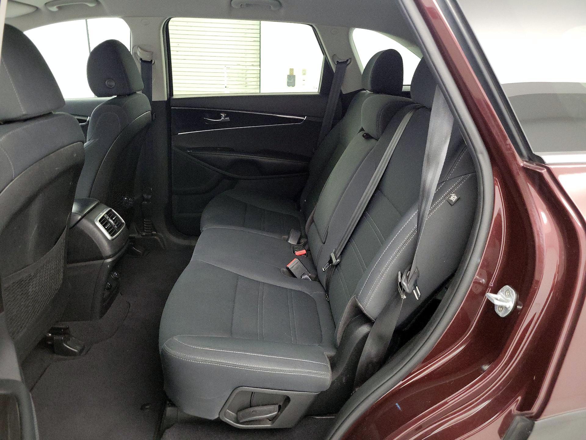 Thumbnail: 2019 Kia Sorento - 19