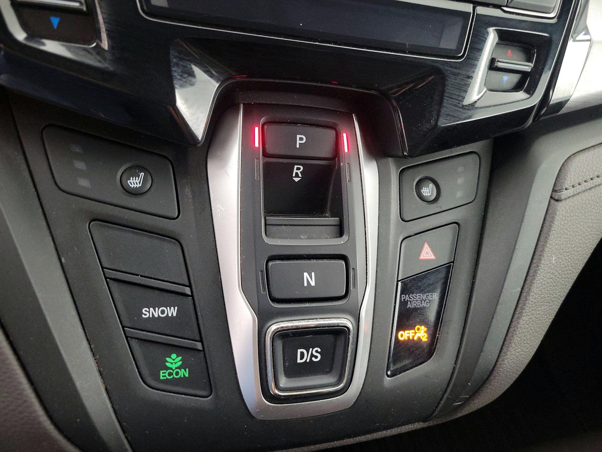 Thumbnail: 2018 Honda Odyssey - 17