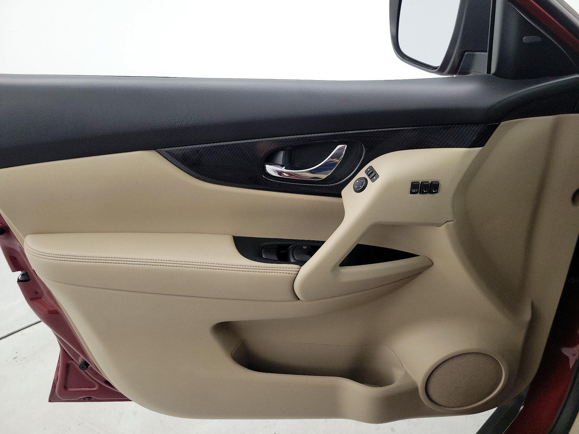 Thumbnail: 2020 Nissan Rogue - 12