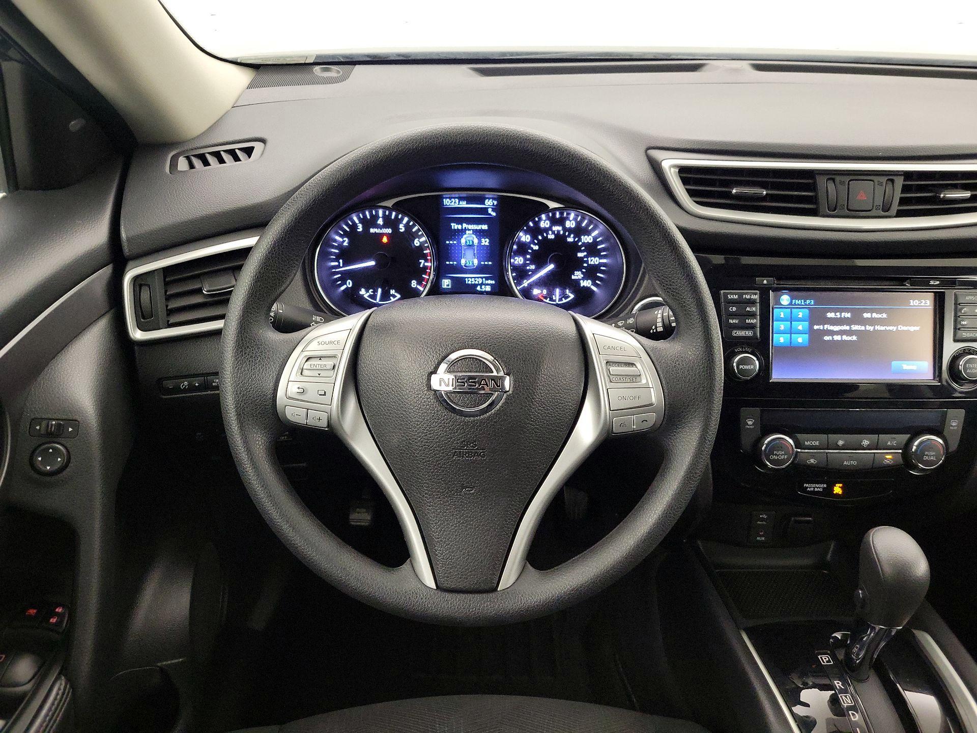 Thumbnail: 2016 Nissan Rogue - 10