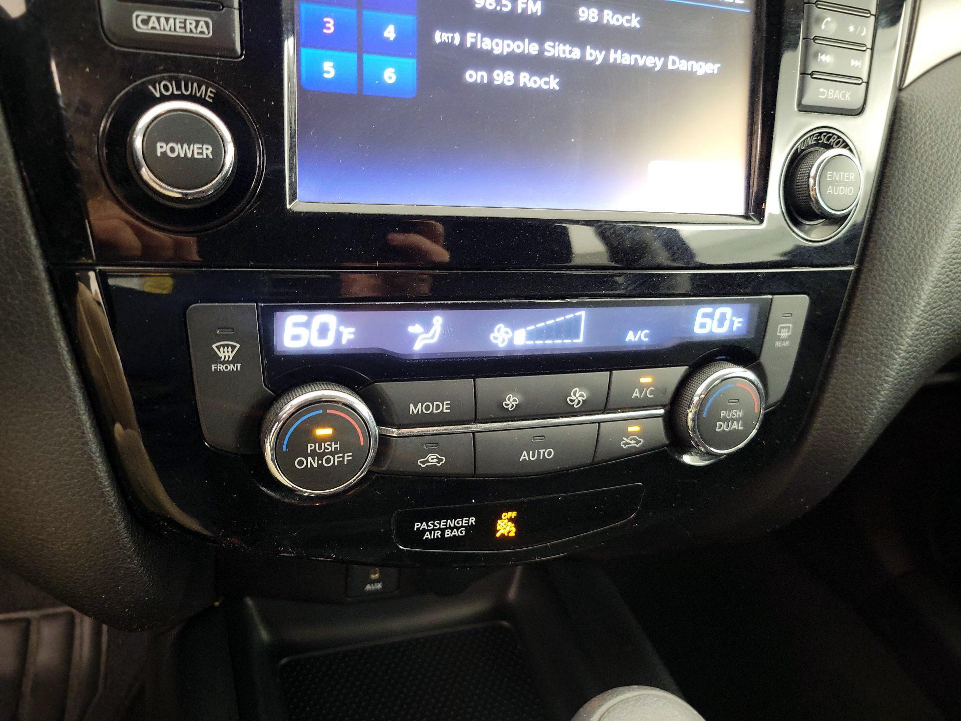 Thumbnail: 2016 Nissan Rogue - 15