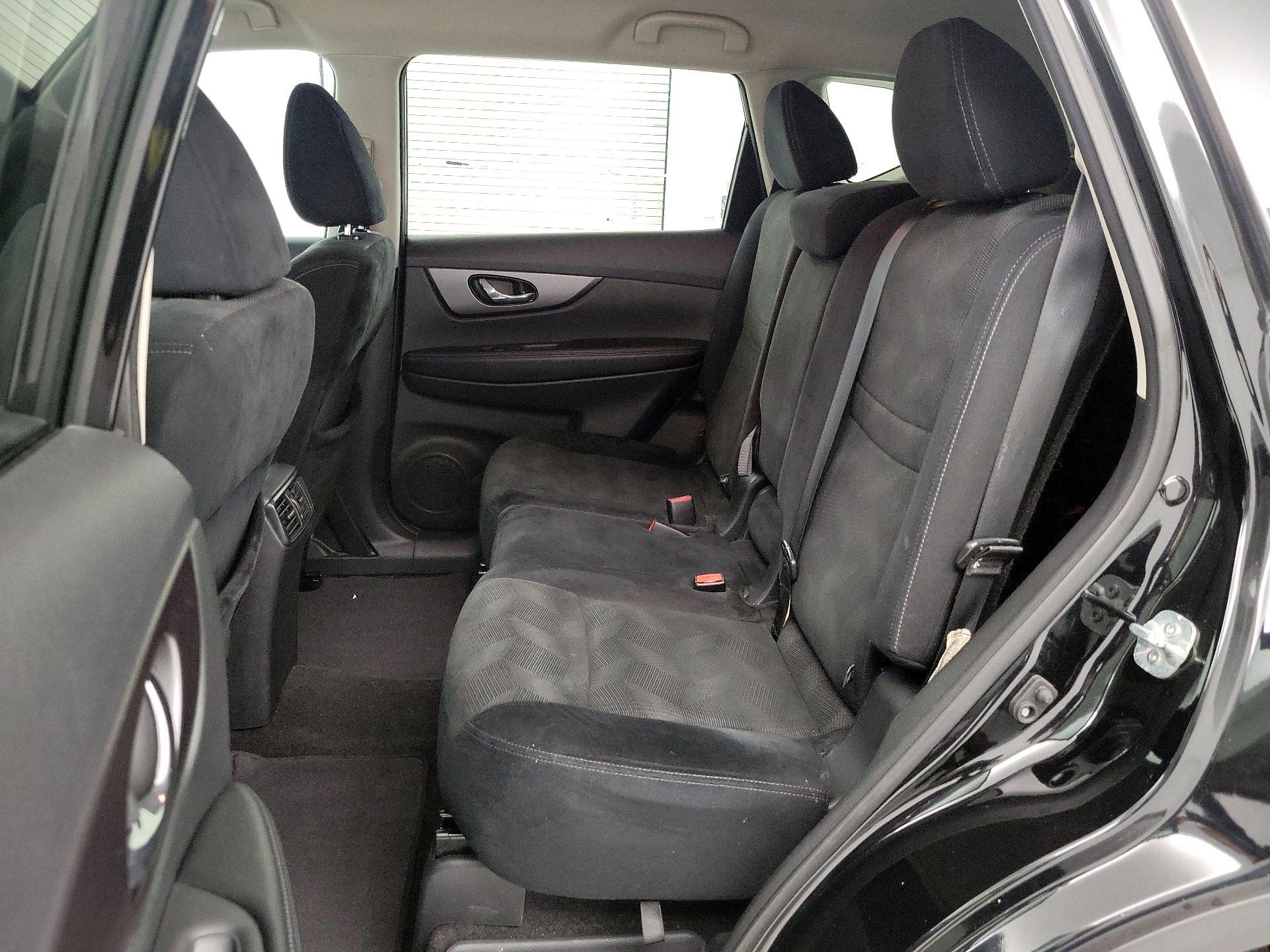 Thumbnail: 2016 Nissan Rogue - 18